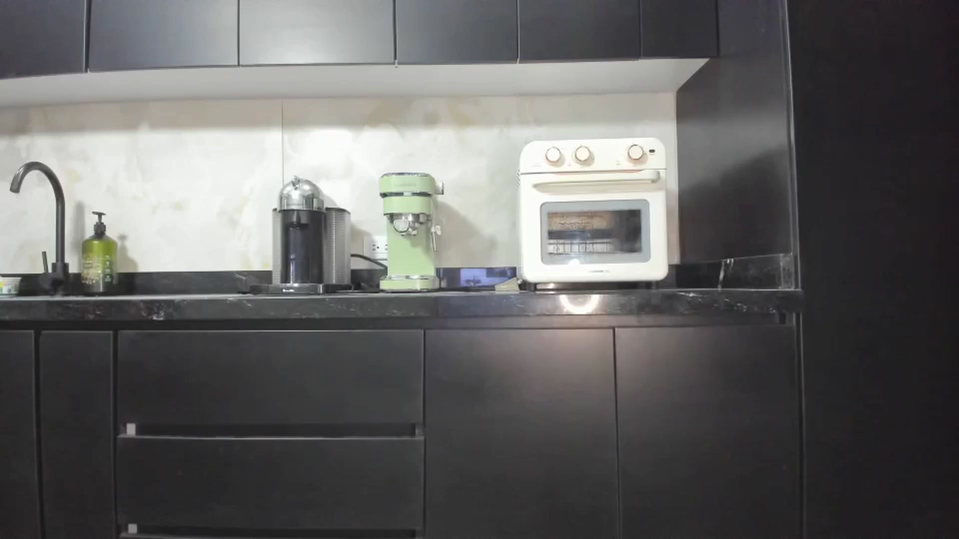 Gallery image thumbnail from Kattgalle's myfreecams stream on, 06/21/2025, 03:33 image 15 of 20
