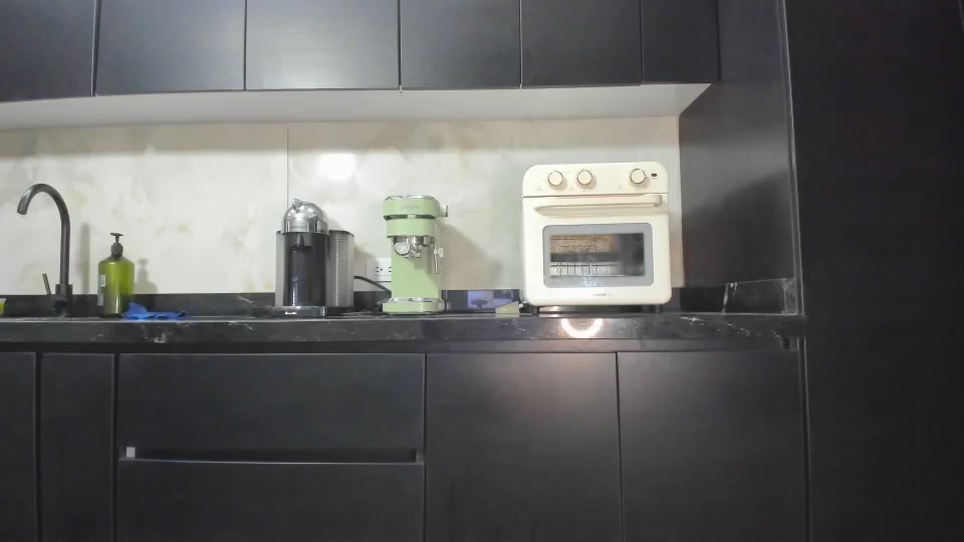 Gallery image thumbnail from Kattgalle's myfreecams stream on, 07/05/2025, 24:03 image 18 of 20