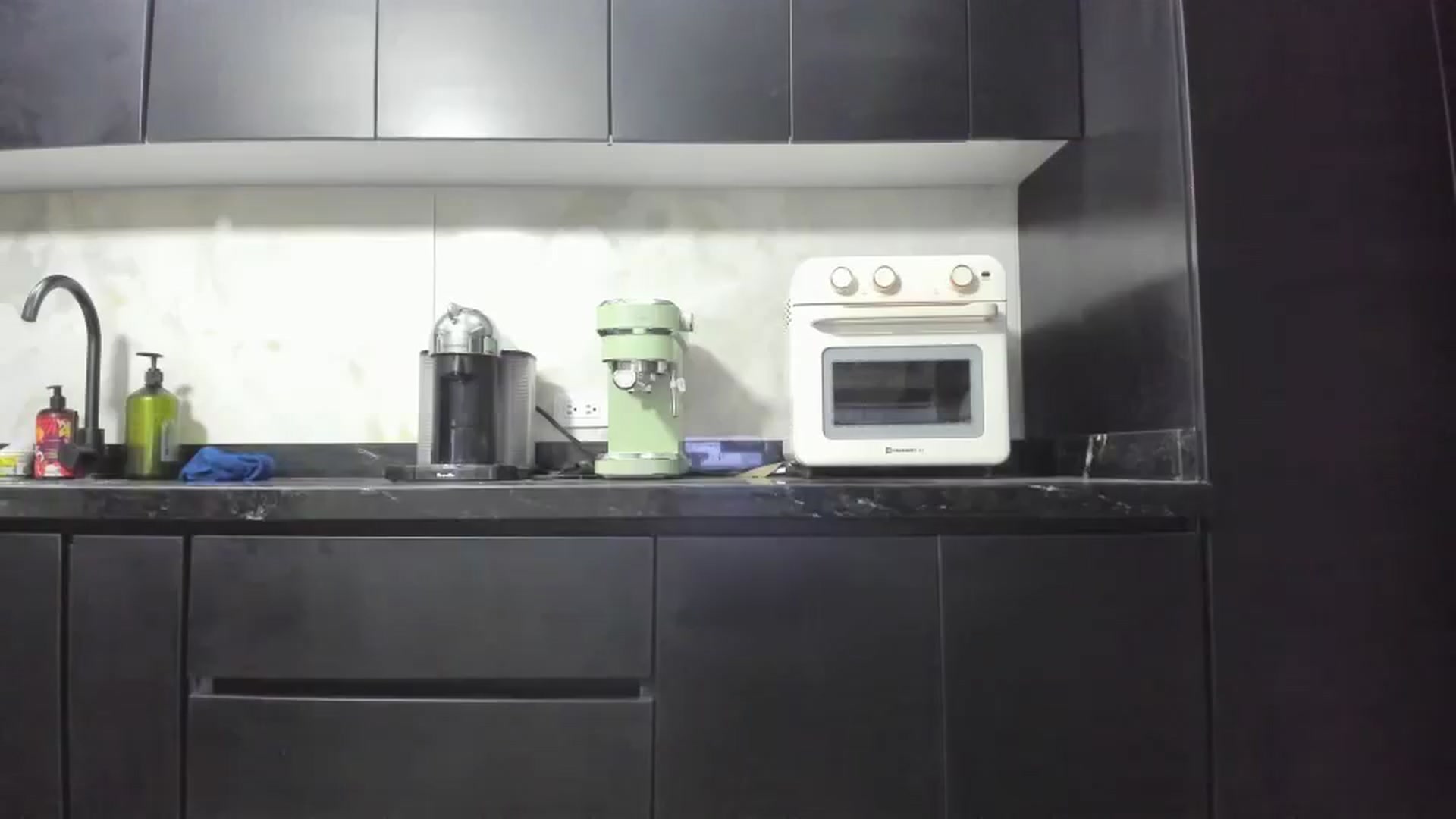 Gallery image thumbnail from Kattgalle's myfreecams stream on, 07/09/2025, 01:57 image 6 of 20