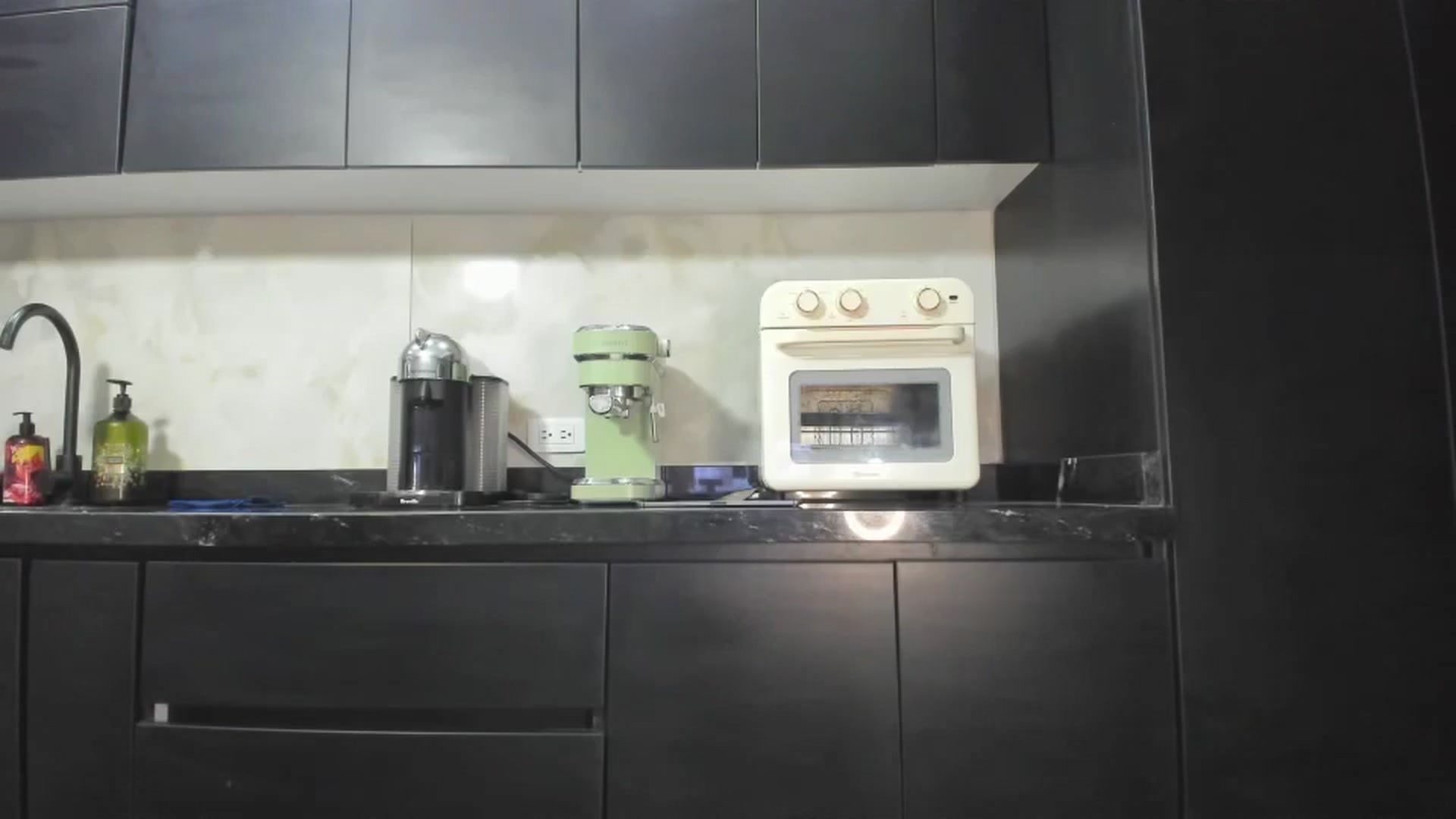 Gallery image thumbnail from Kattgalle's myfreecams stream on, 07/11/2025, 01:52 image 7 of 20