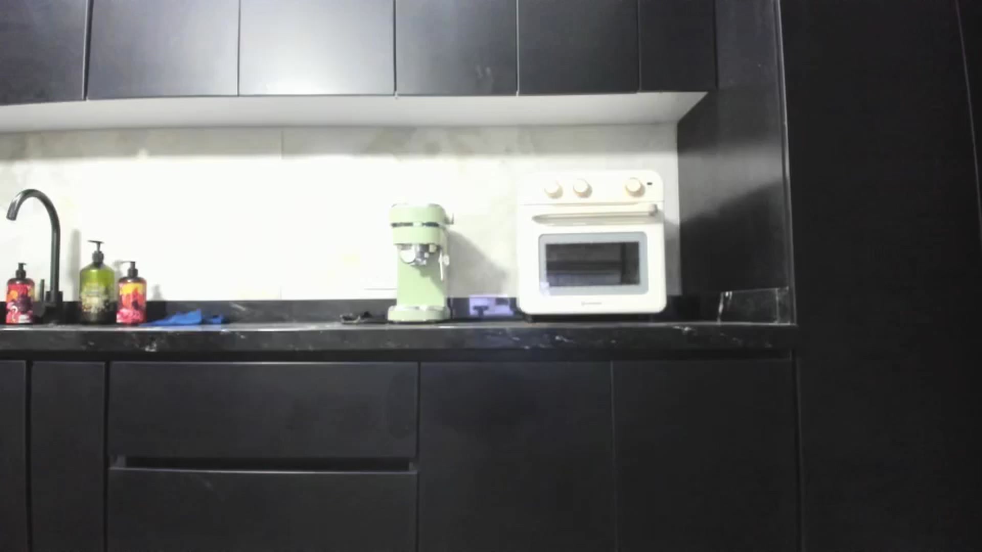 Gallery image thumbnail from Kattgalle's myfreecams stream on, 07/22/2025, 24:58 image 12 of 20