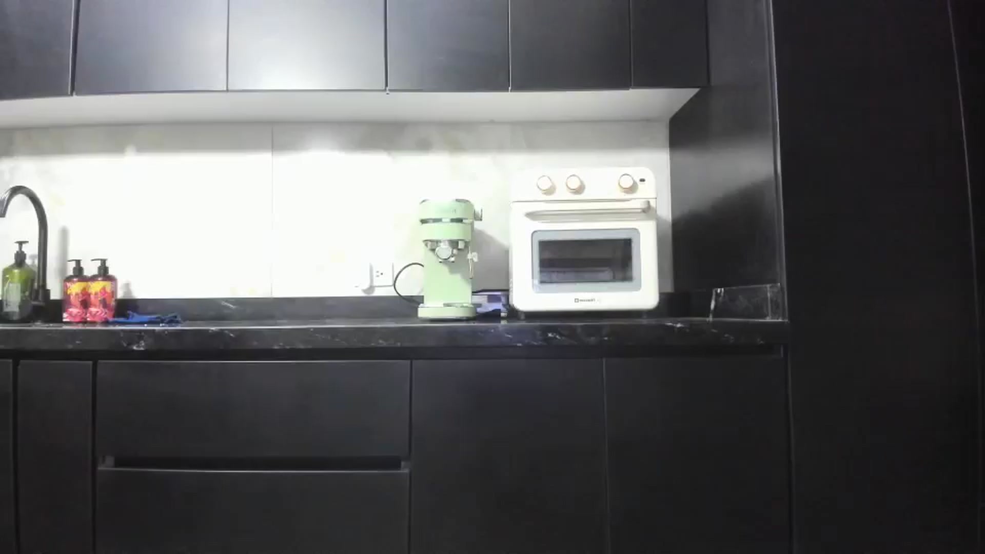 Gallery image thumbnail from Kattgalle's myfreecams stream on, 08/04/2025, 06:10 image 15 of 20
