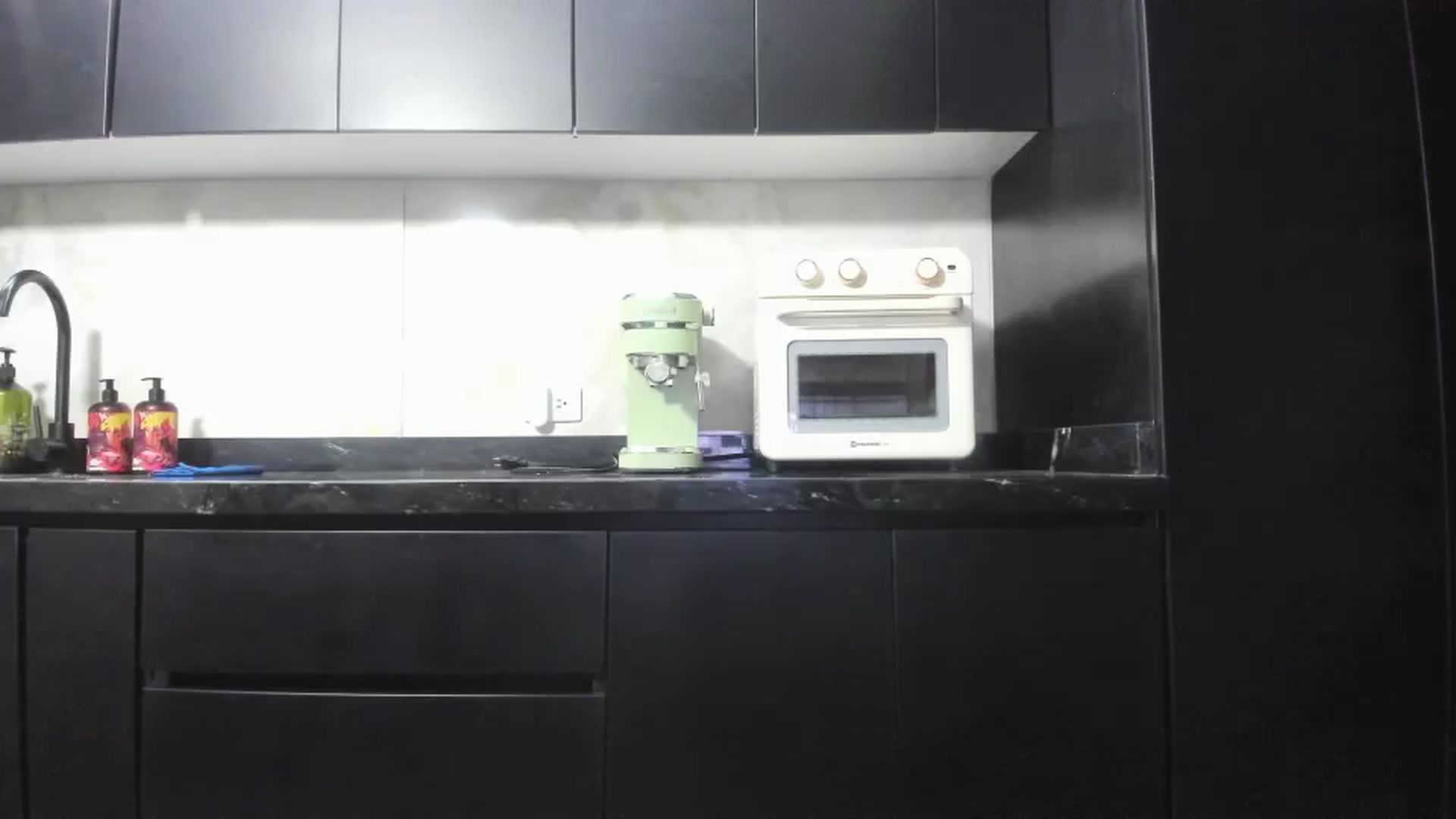 Gallery image thumbnail from Kattgalle's myfreecams stream on, 08/05/2025, 01:58 image 9 of 20