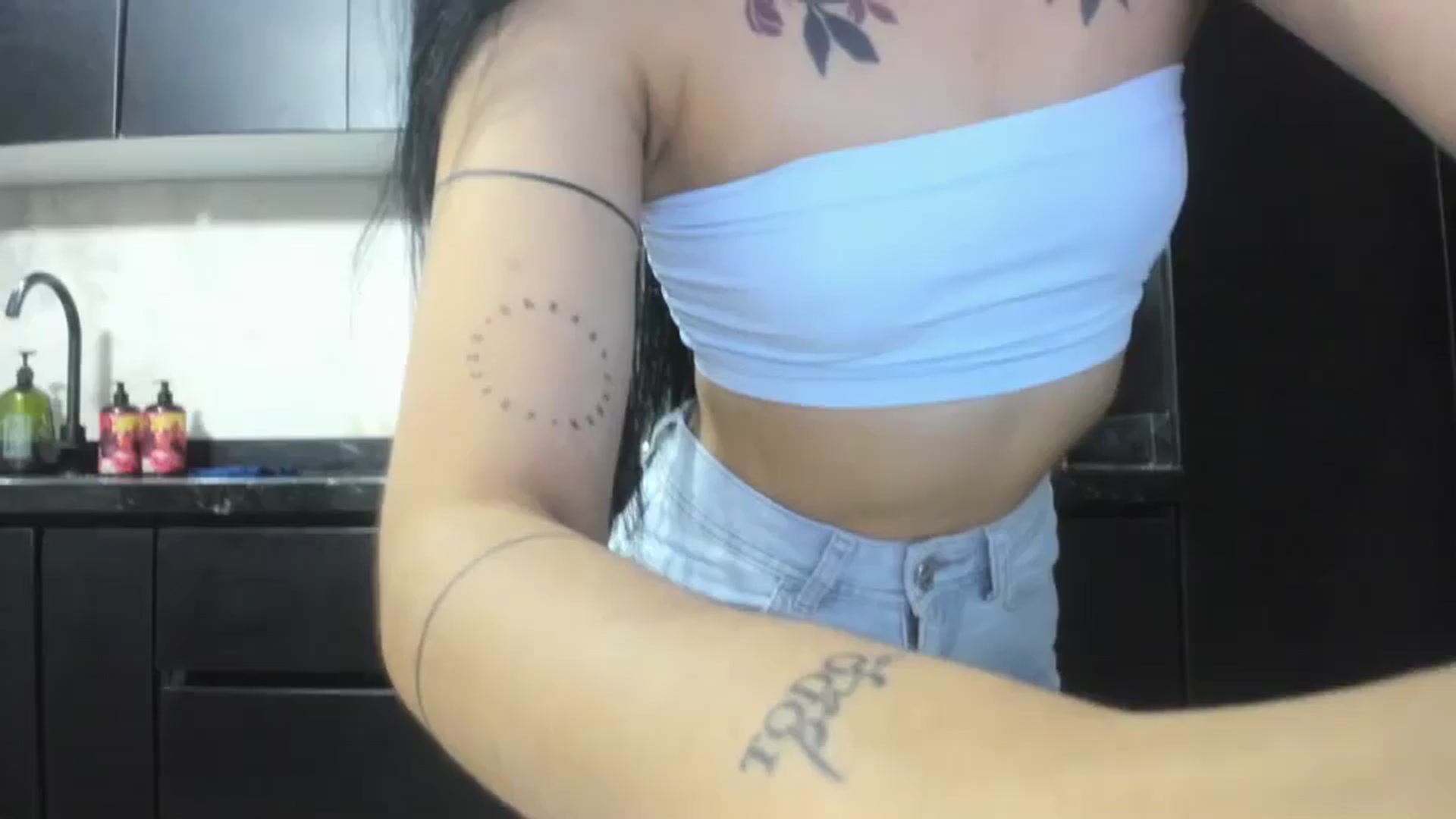 Gallery image thumbnail from Kattgalle's myfreecams stream on, 08/08/2025, 03:28 image 1 of 20