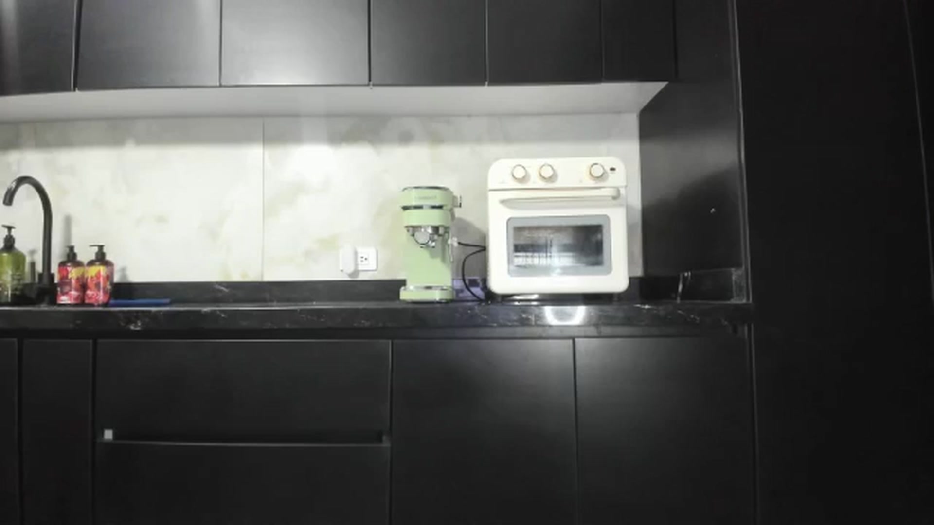 Gallery image thumbnail from Kattgalle's myfreecams stream on, 08/19/2025, 05:19 image 12 of 20