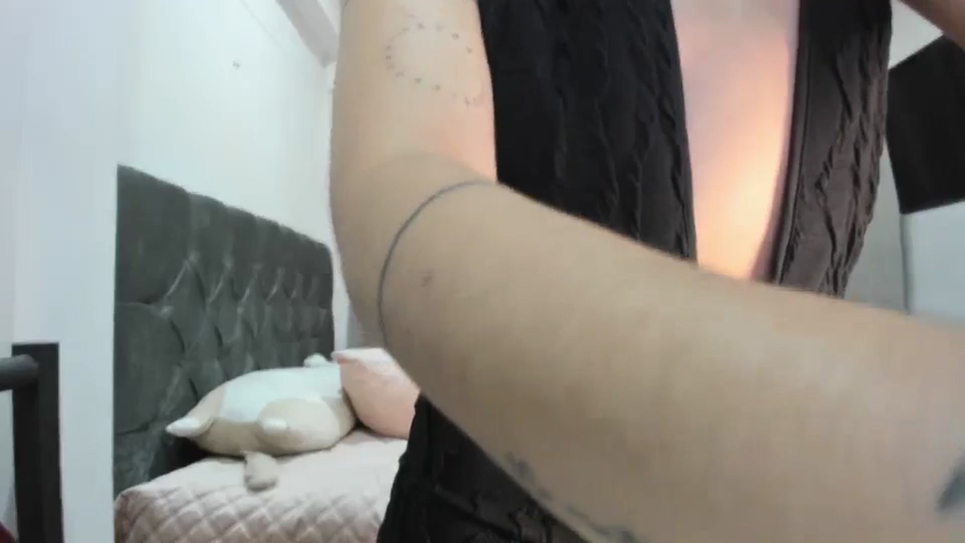 Gallery image thumbnail from Kattgalle's myfreecams stream on, 08/28/2025, 06:46 image 10 of 20