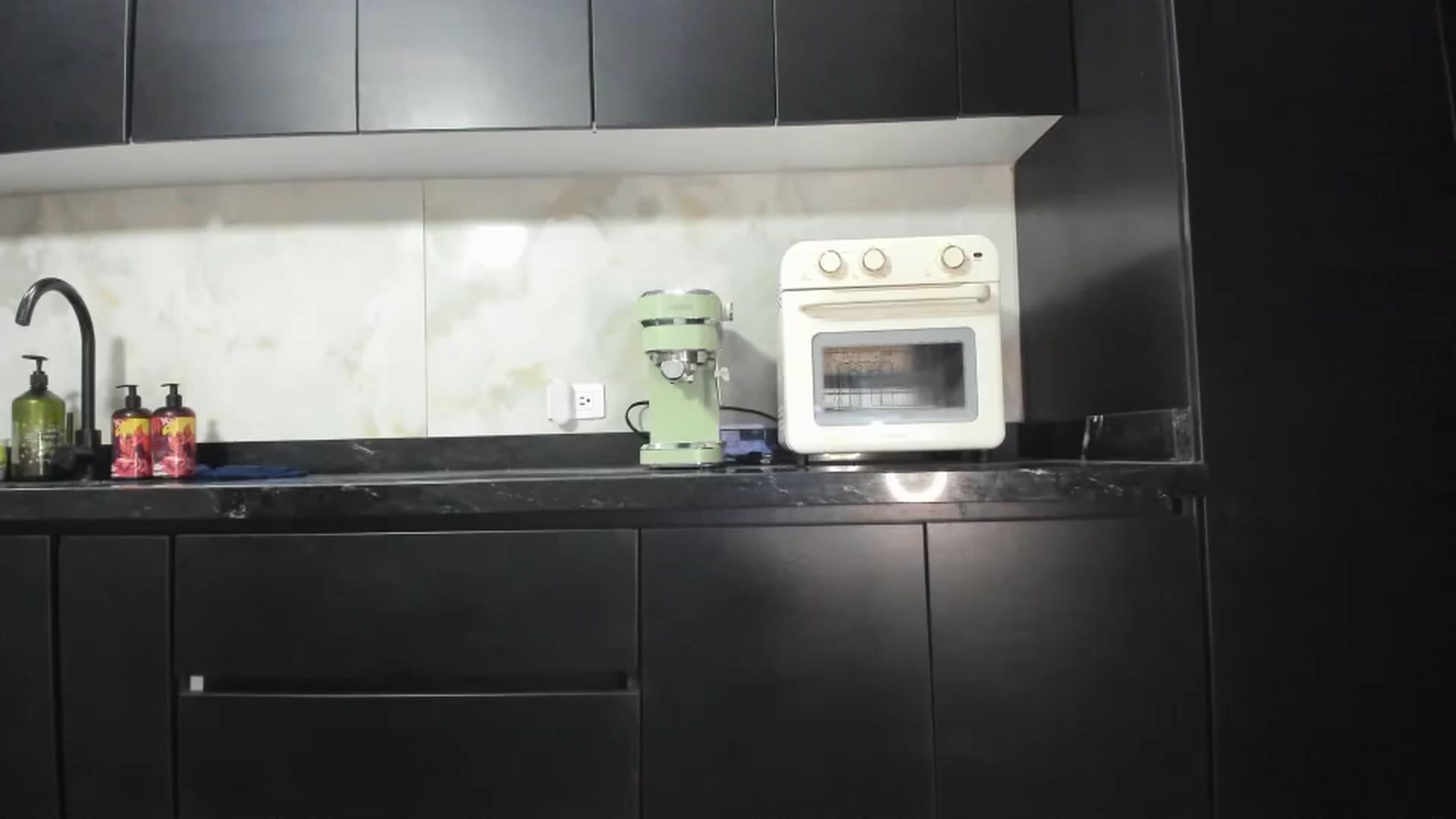 Gallery image thumbnail from Kattgalle's myfreecams stream on, 09/01/2025, 02:32 image 18 of 20