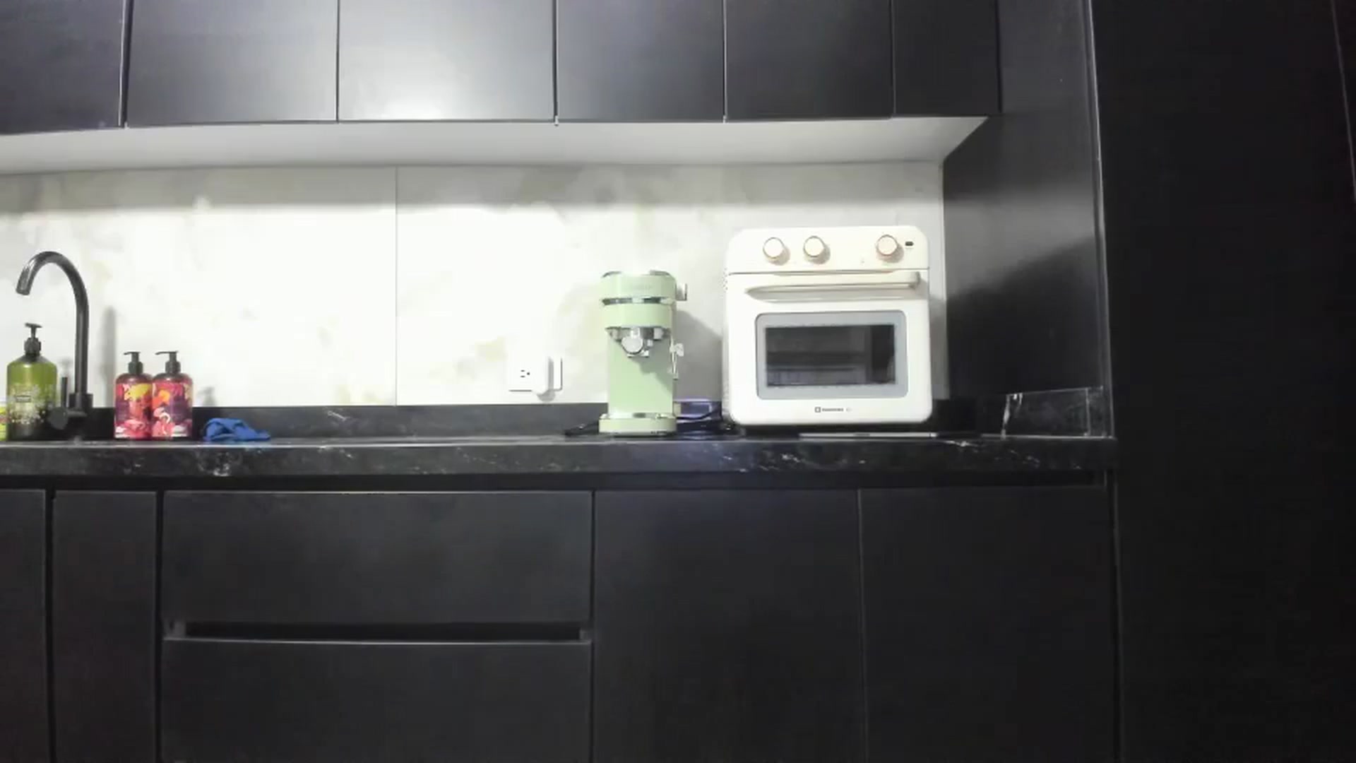 Gallery image thumbnail from Kattgalle's myfreecams stream on, 09/06/2025, 06:34 image 4 of 20
