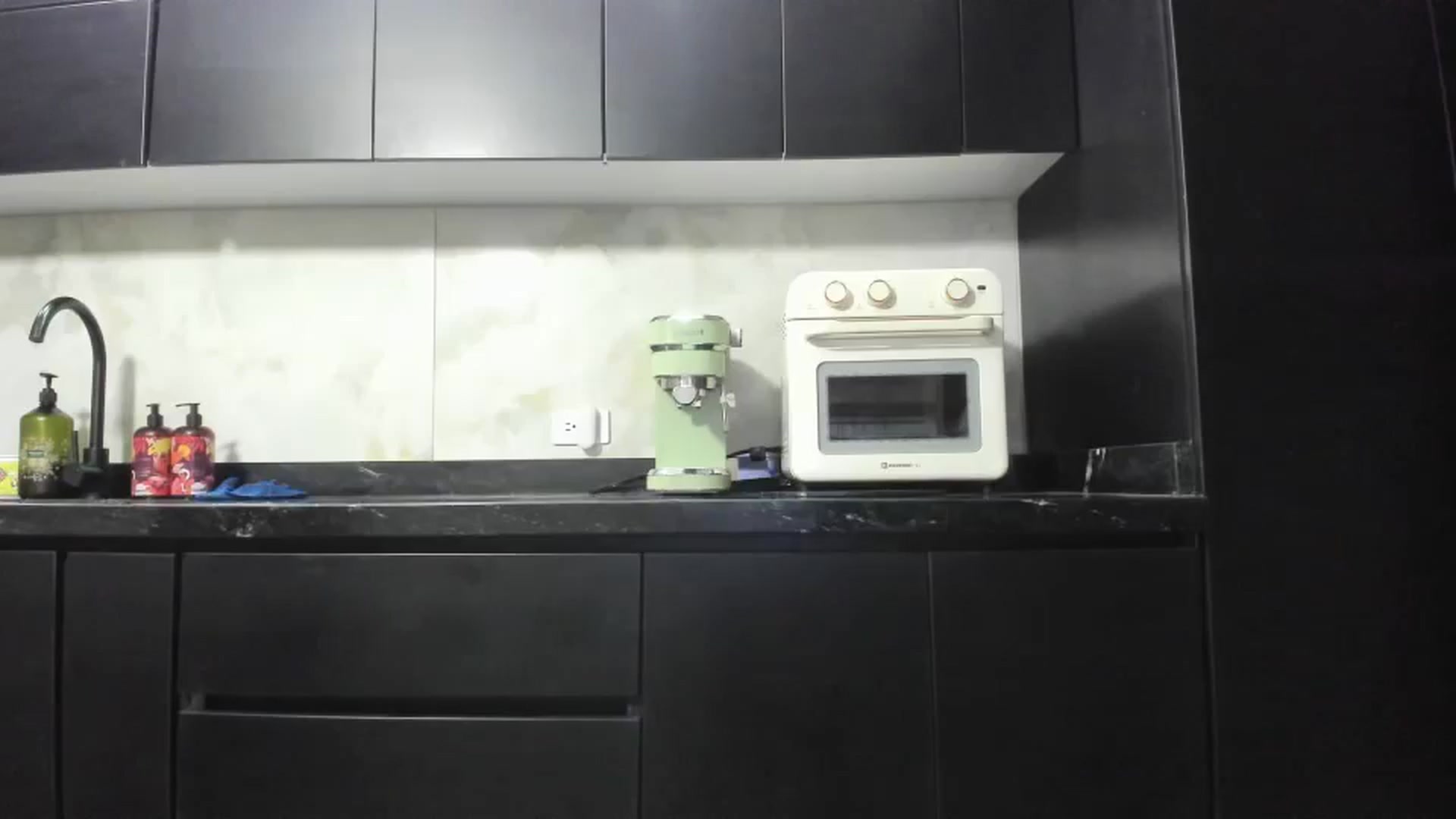 Gallery image thumbnail from Kattgalle's myfreecams stream on, 09/07/2025, 04:06 image 6 of 20