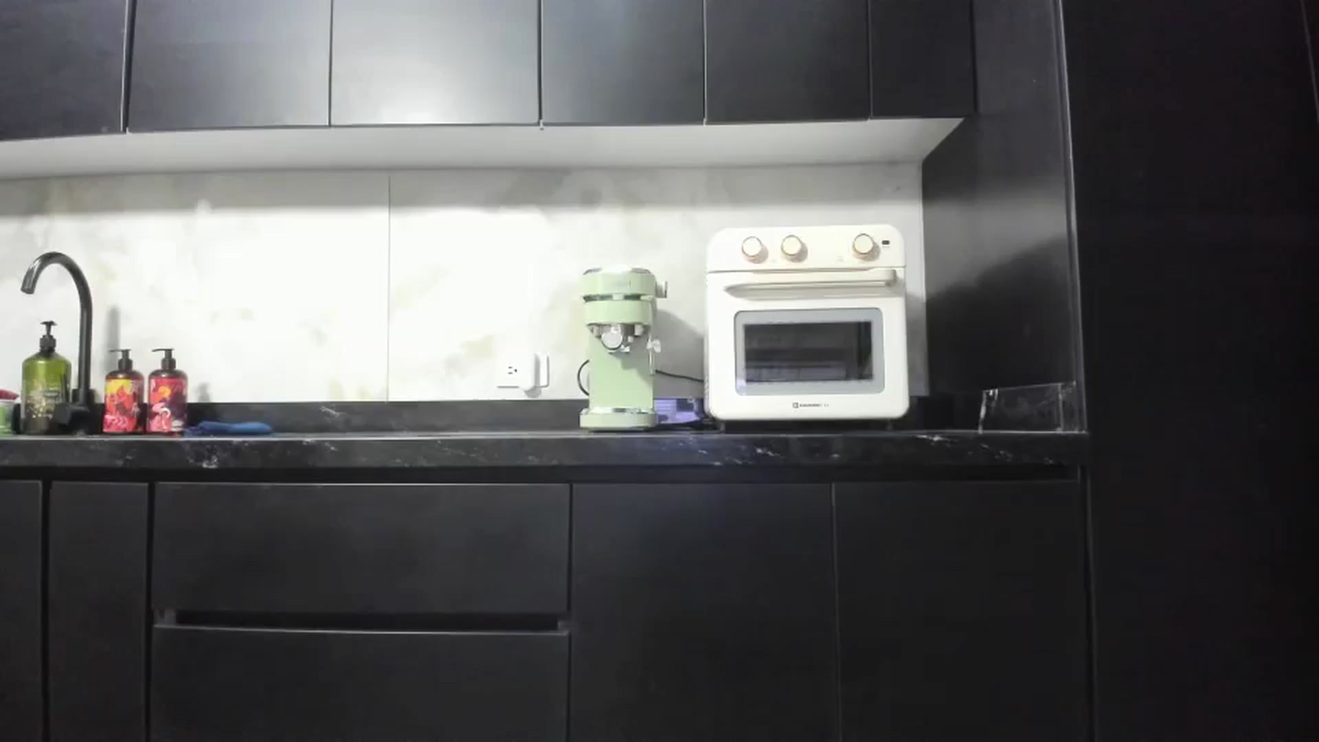 Gallery image thumbnail from Kattgalle's myfreecams stream on, 09/09/2025, 02:26 image 4 of 20