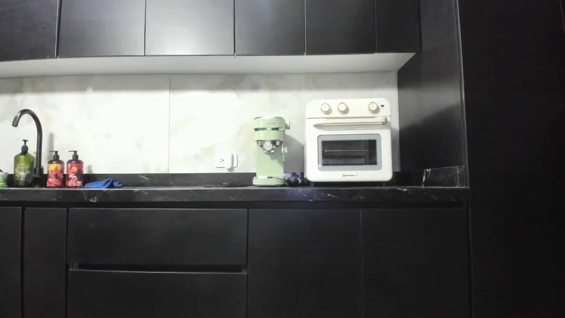 Gallery image thumbnail from Kattgalle's myfreecams stream on, 09/11/2025, 02:06 image 16 of 20