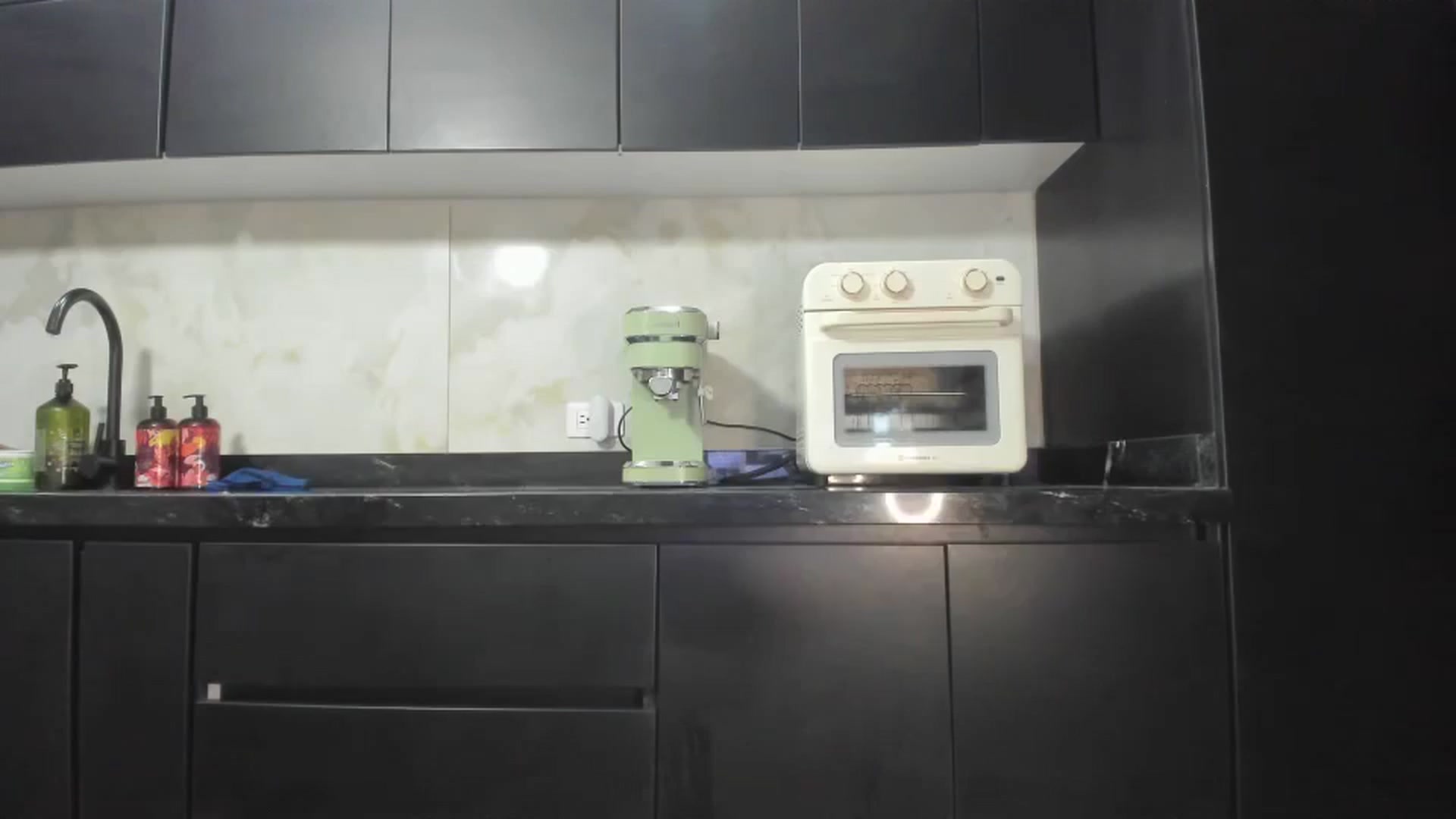 Gallery image thumbnail from Kattgalle's myfreecams stream on, 09/21/2025, 03:04 image 13 of 20
