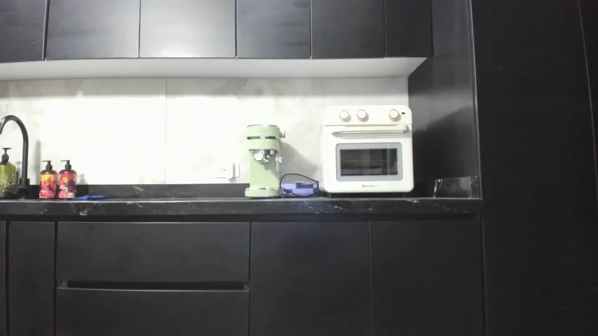 Gallery image thumbnail from Kattgalle's myfreecams stream on, 09/25/2025, 02:09 image 1 of 20