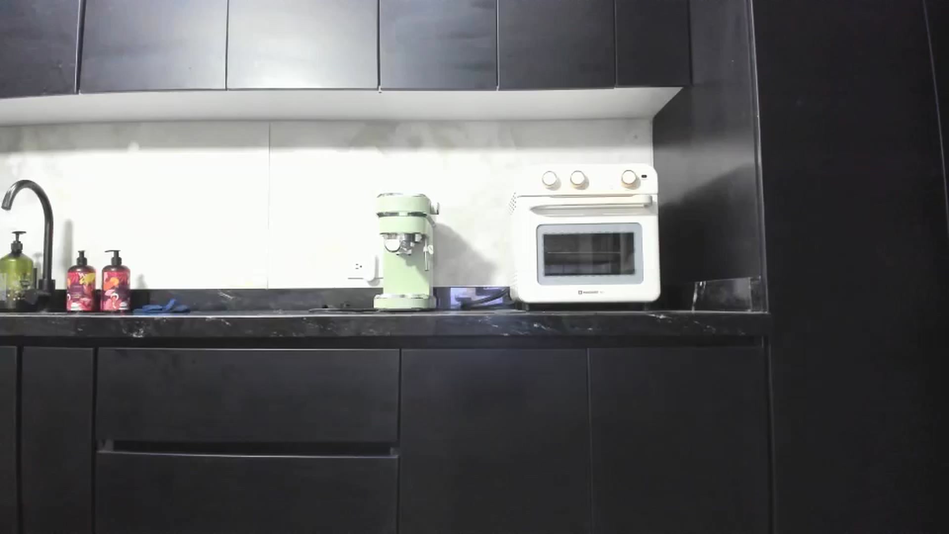 Gallery image thumbnail from Kattgalle's myfreecams stream on, 09/26/2025, 01:57 image 14 of 20