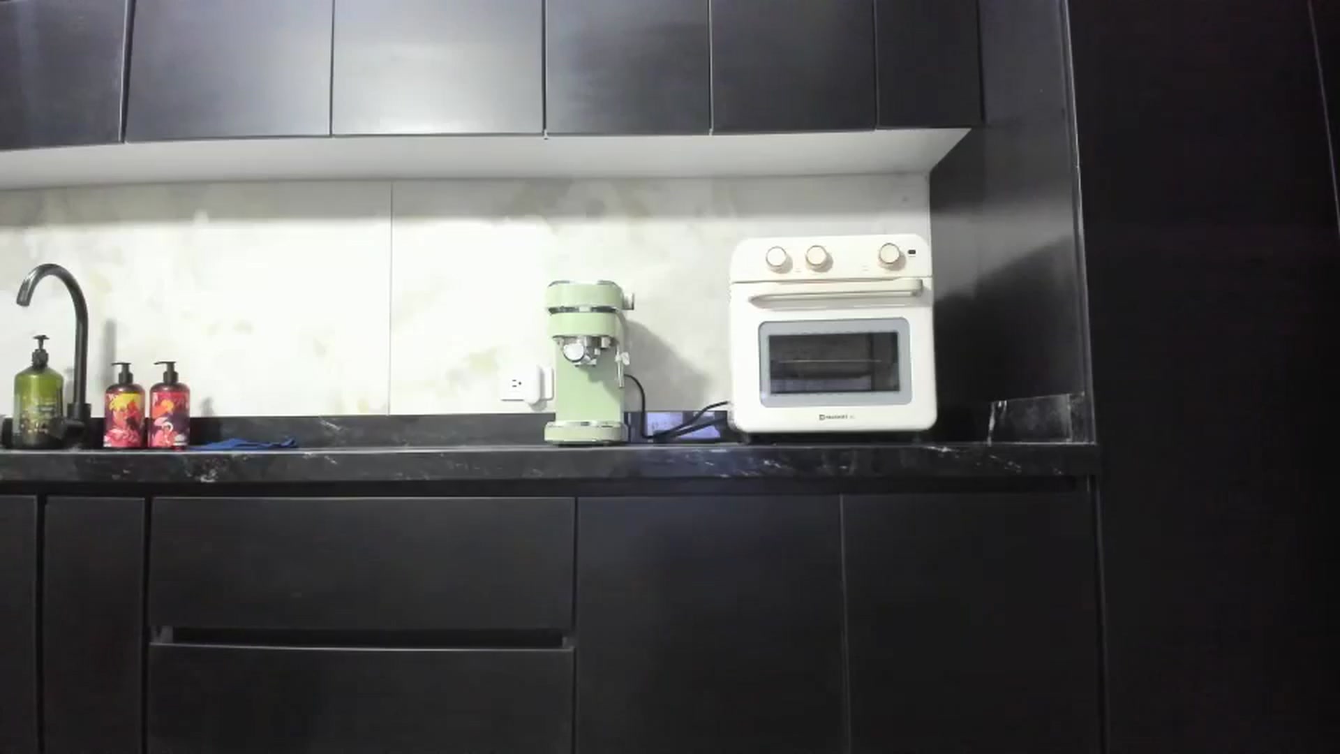 Gallery image thumbnail from Kattgalle's myfreecams stream on, 10/01/2025, 01:39 image 13 of 20