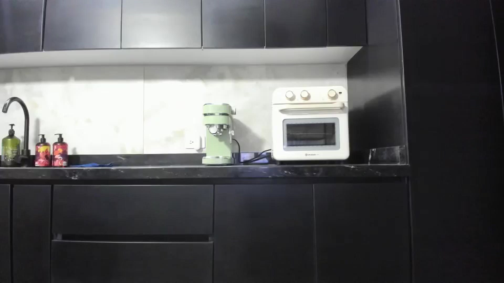 Gallery image thumbnail from Kattgalle's myfreecams stream on, 10/02/2025, 01:18 image 11 of 20