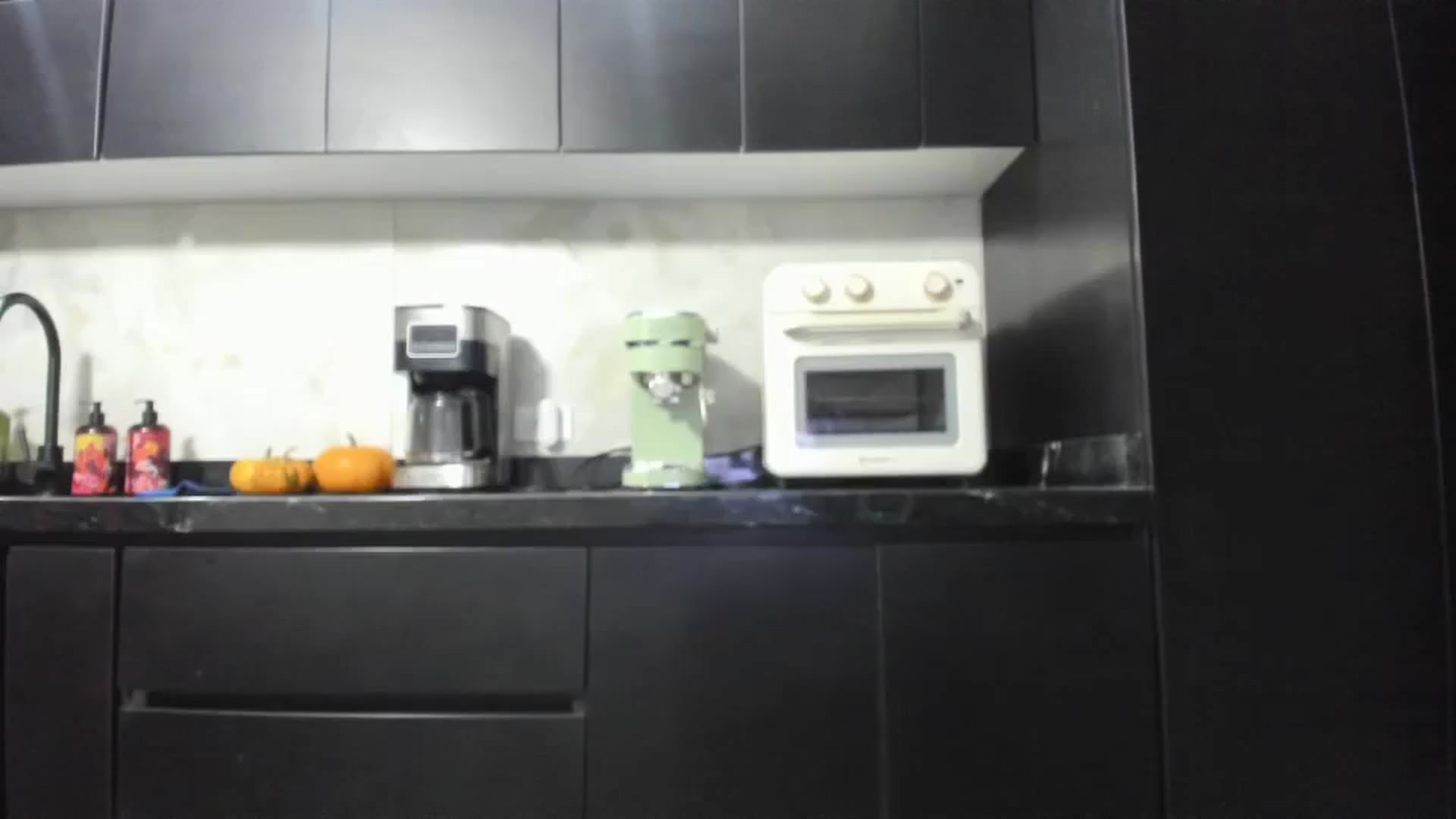 Gallery image thumbnail from Kattgalle's myfreecams stream on, 10/14/2025, 24:08 image 14 of 20
