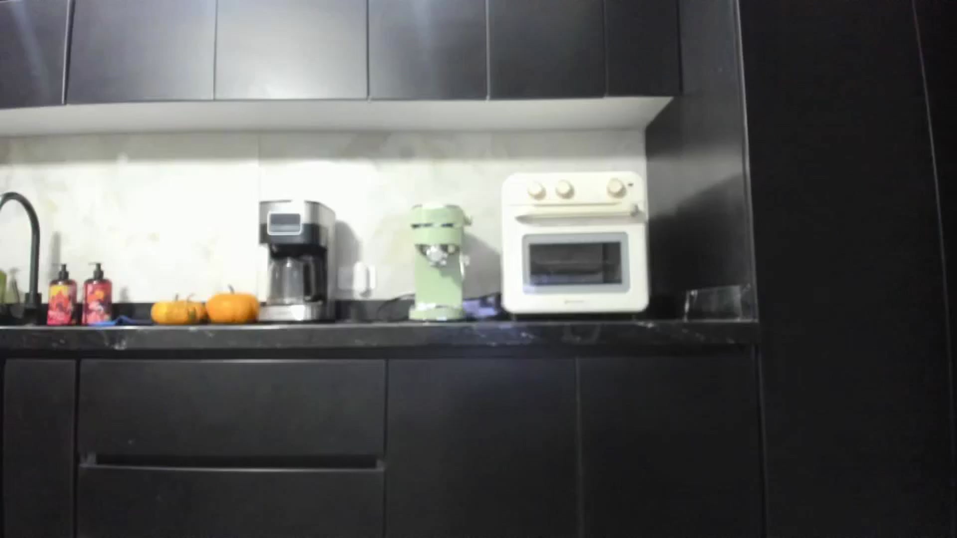 Gallery image thumbnail from Kattgalle's myfreecams stream on, 10/14/2025, 24:08 image 15 of 20