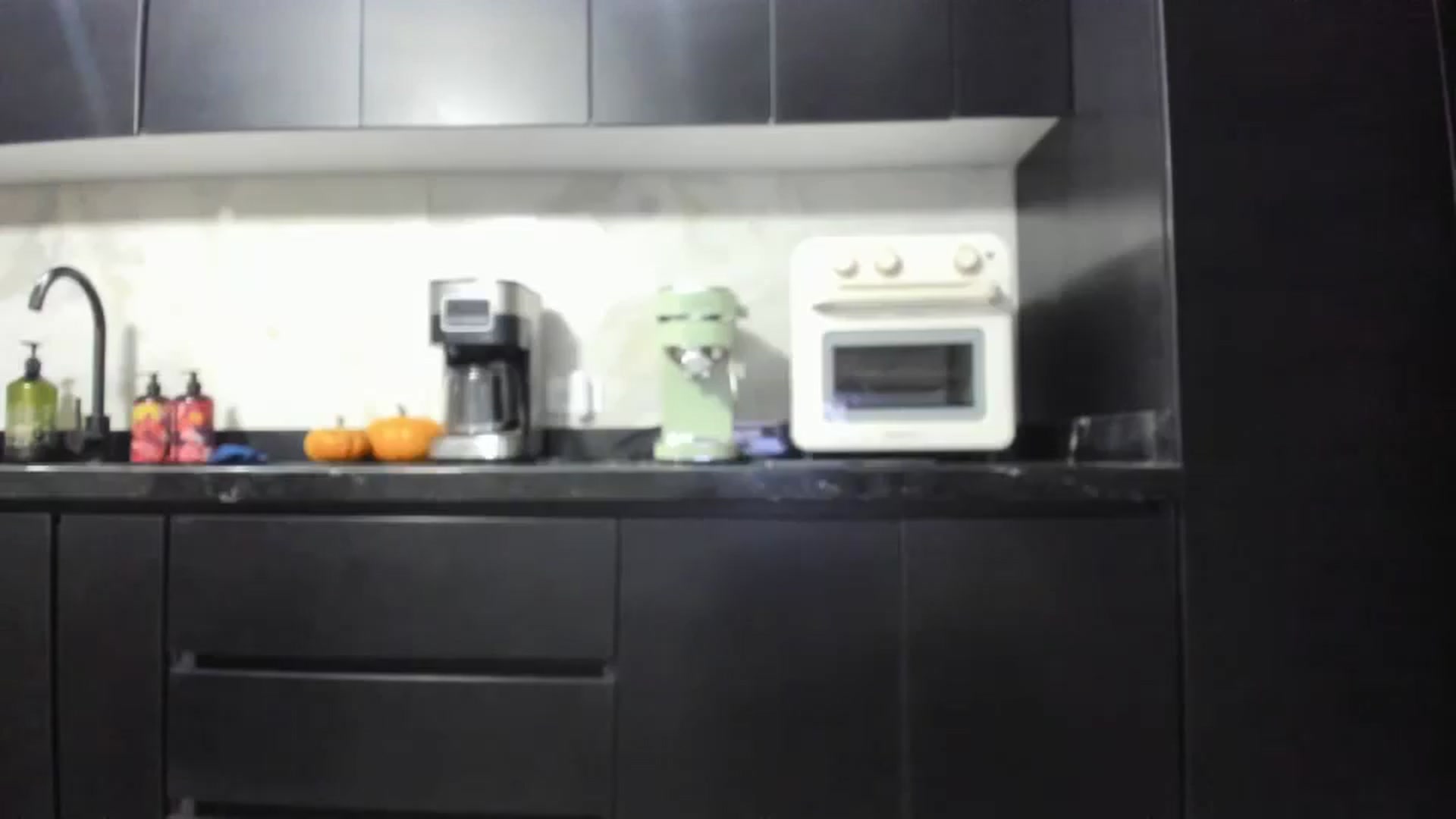 Gallery image thumbnail from Kattgalle's myfreecams stream on, 10/15/2025, 01:43 image 18 of 20
