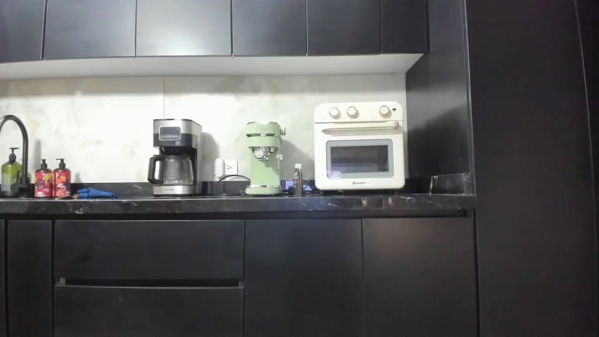 Gallery image thumbnail from Kattgalle's myfreecams stream on, 10/30/2025, 08:23 image 5 of 20