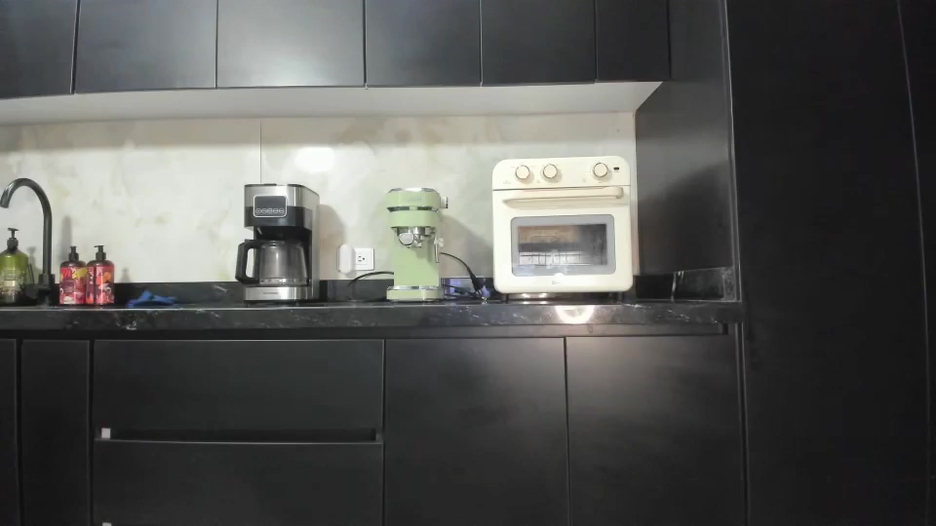 Gallery image thumbnail from Kattgalle's myfreecams stream on, 10/31/2025, 02:07 image 18 of 20