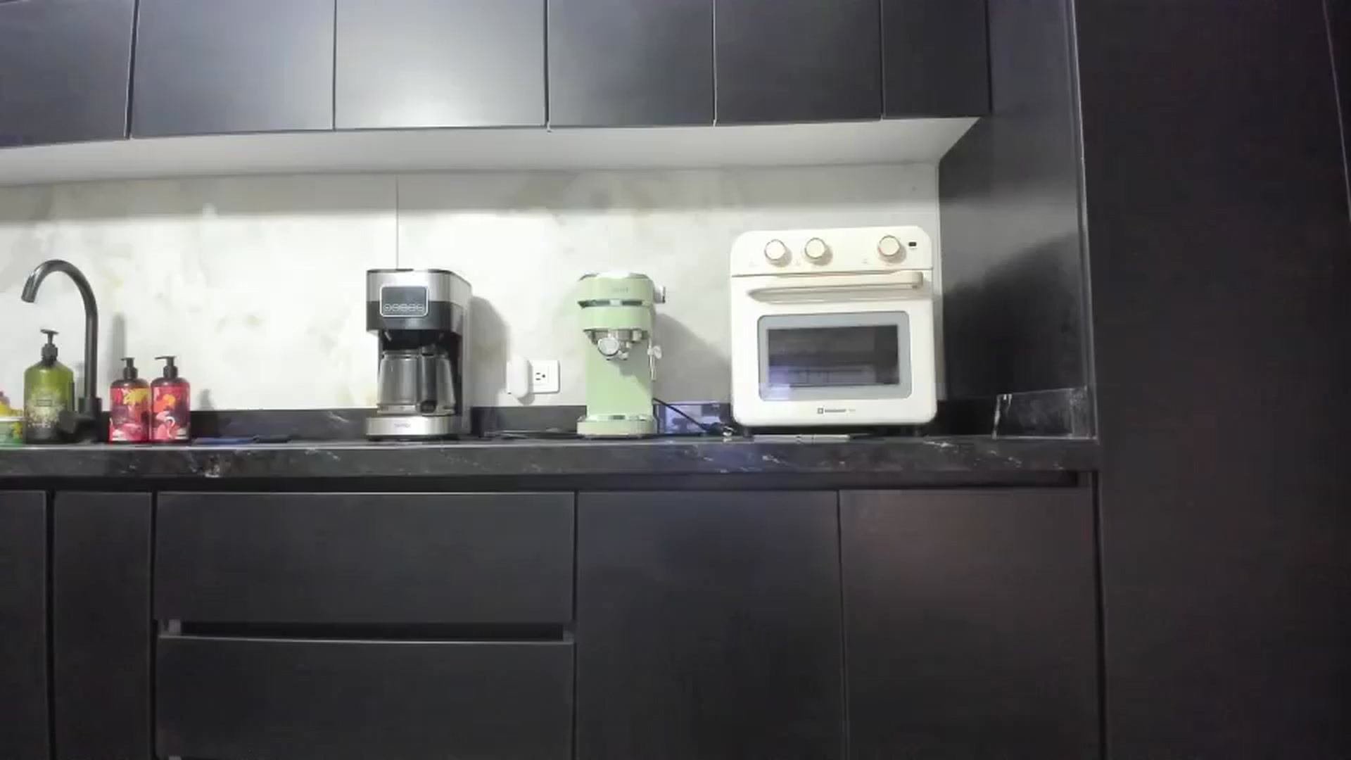Gallery image thumbnail from Kattgalle's myfreecams stream on, 11/07/2025, 07:00 image 18 of 20