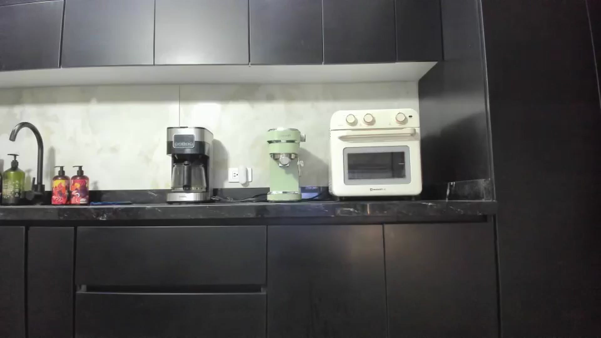 Gallery image thumbnail from Kattgalle's myfreecams stream on, 11/17/2025, 02:11 image 19 of 20