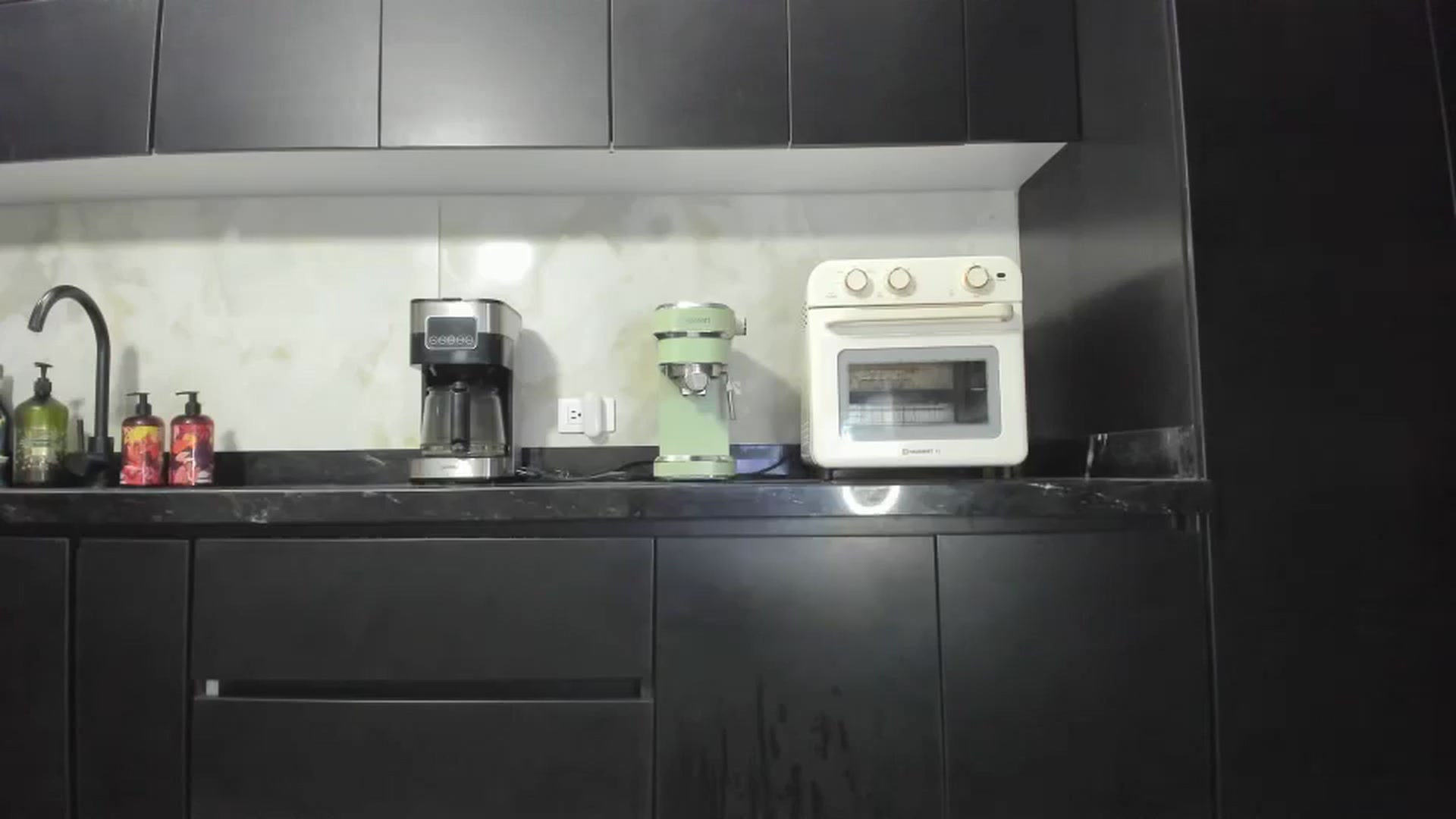 Gallery image thumbnail from Kattgalle's myfreecams stream on, 11/19/2025, 03:50 image 15 of 20