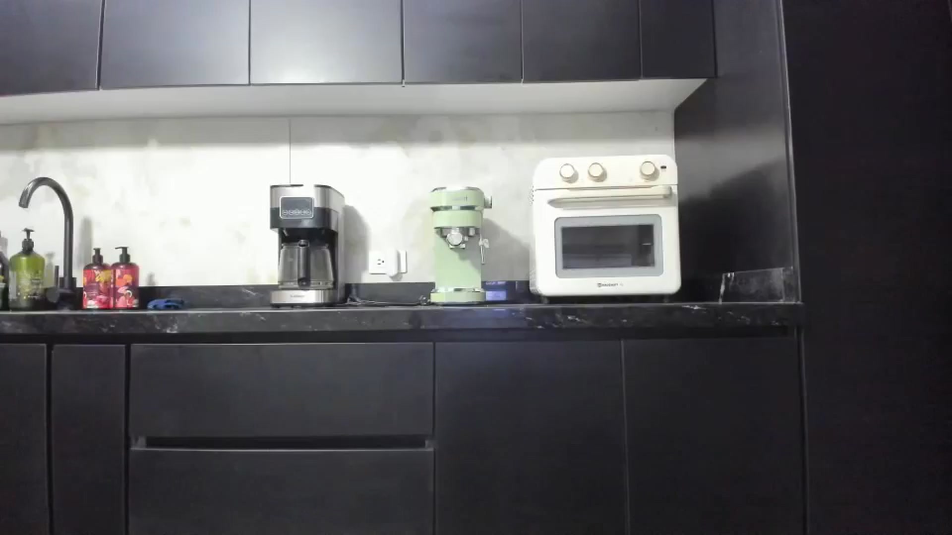 Gallery image thumbnail from Kattgalle's myfreecams stream on, 11/25/2025, 08:48 image 18 of 20