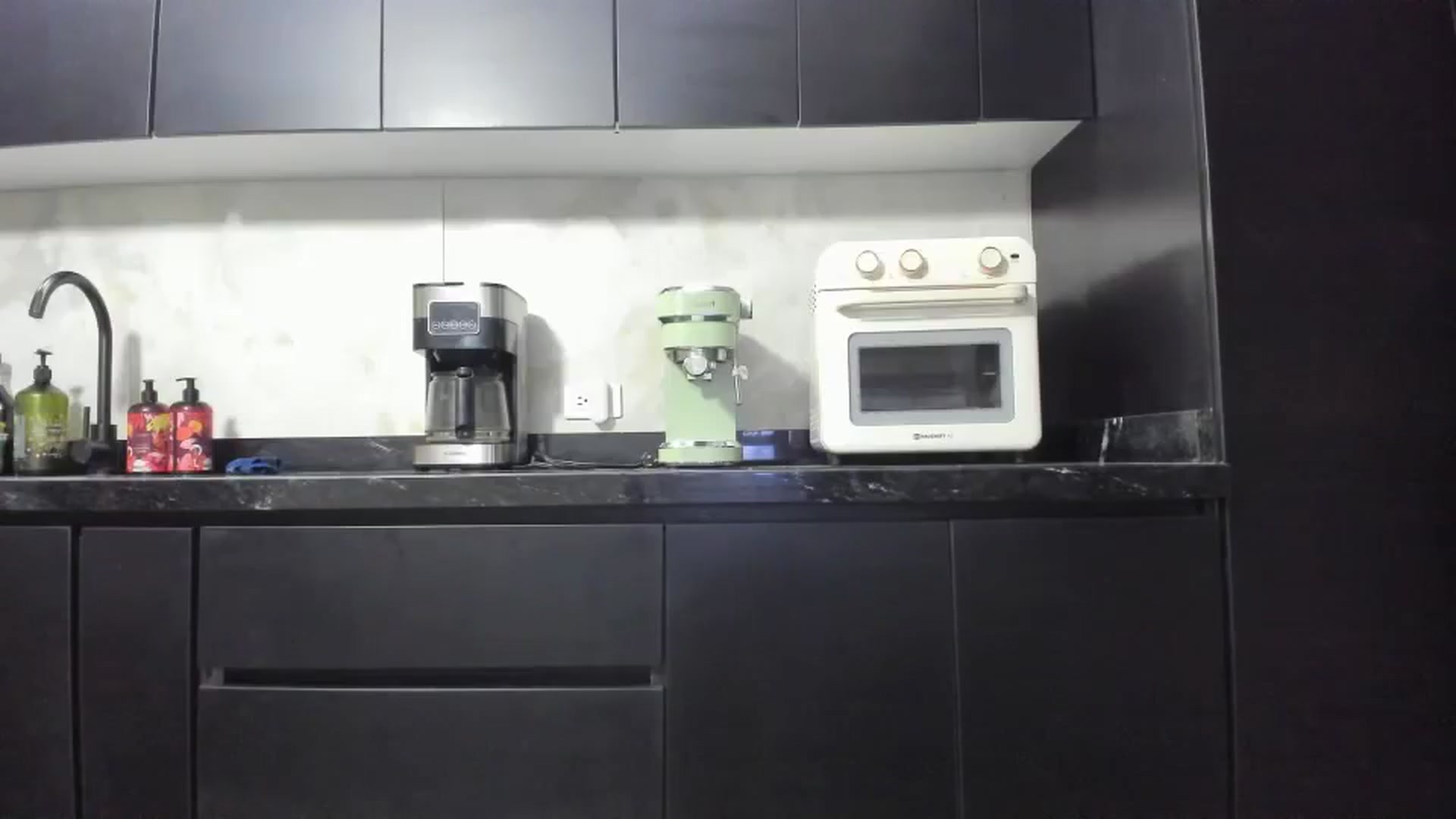 Gallery image thumbnail from Kattgalle's myfreecams stream on, 11/25/2025, 08:48 image 19 of 20