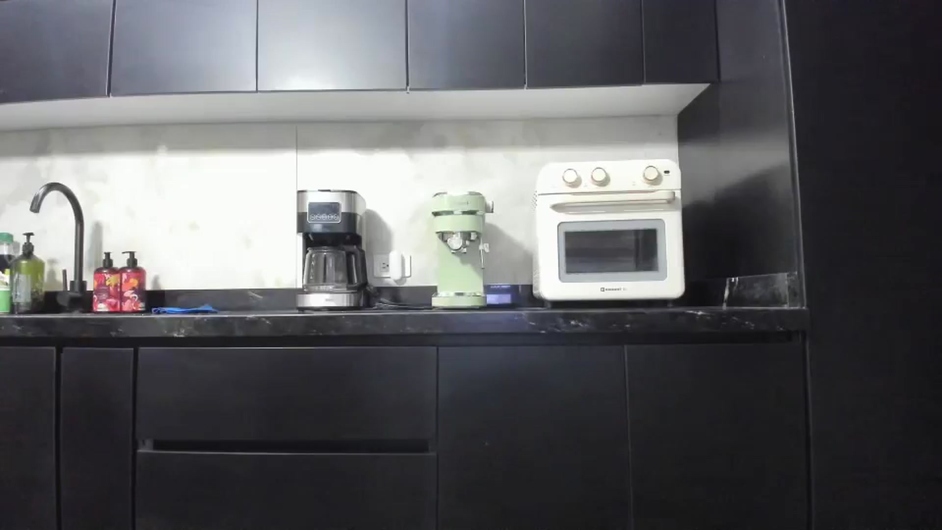 Gallery image thumbnail from Kattgalle's myfreecams stream on, 11/30/2025, 07:08 image 11 of 20
