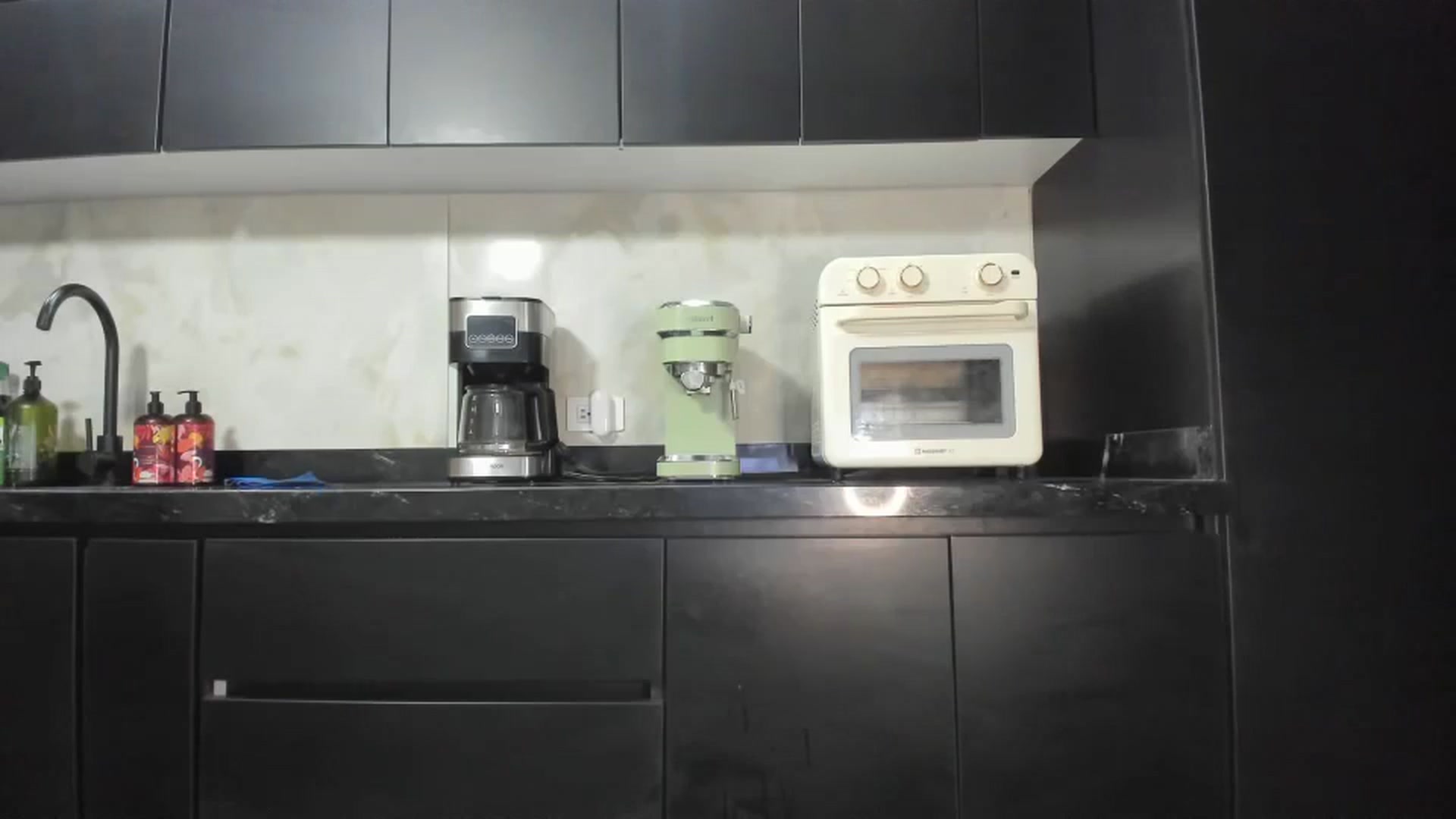 Gallery image thumbnail from Kattgalle's myfreecams stream on, 11/30/2025, 08:34 image 11 of 20