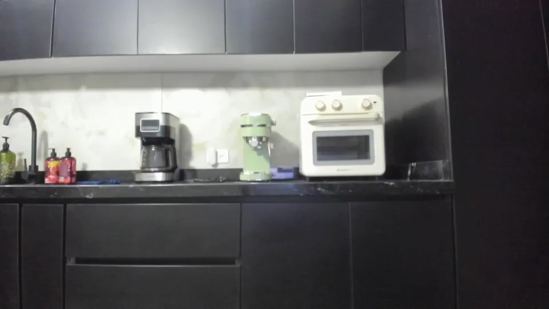 Gallery image thumbnail from Kattgalle's myfreecams stream on, 12/04/2025, 24:33 image 19 of 20