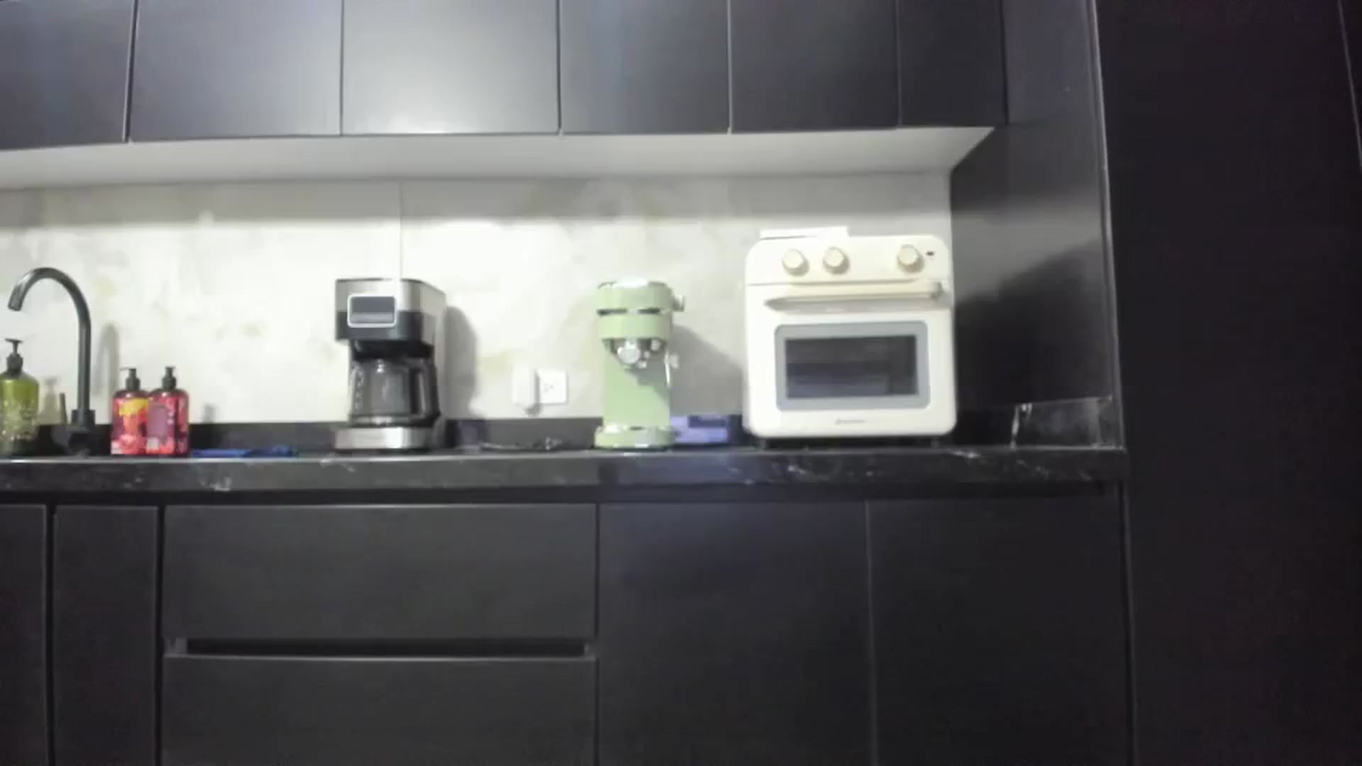 Gallery image thumbnail from Kattgalle's myfreecams stream on, 12/04/2025, 24:33 image 18 of 20