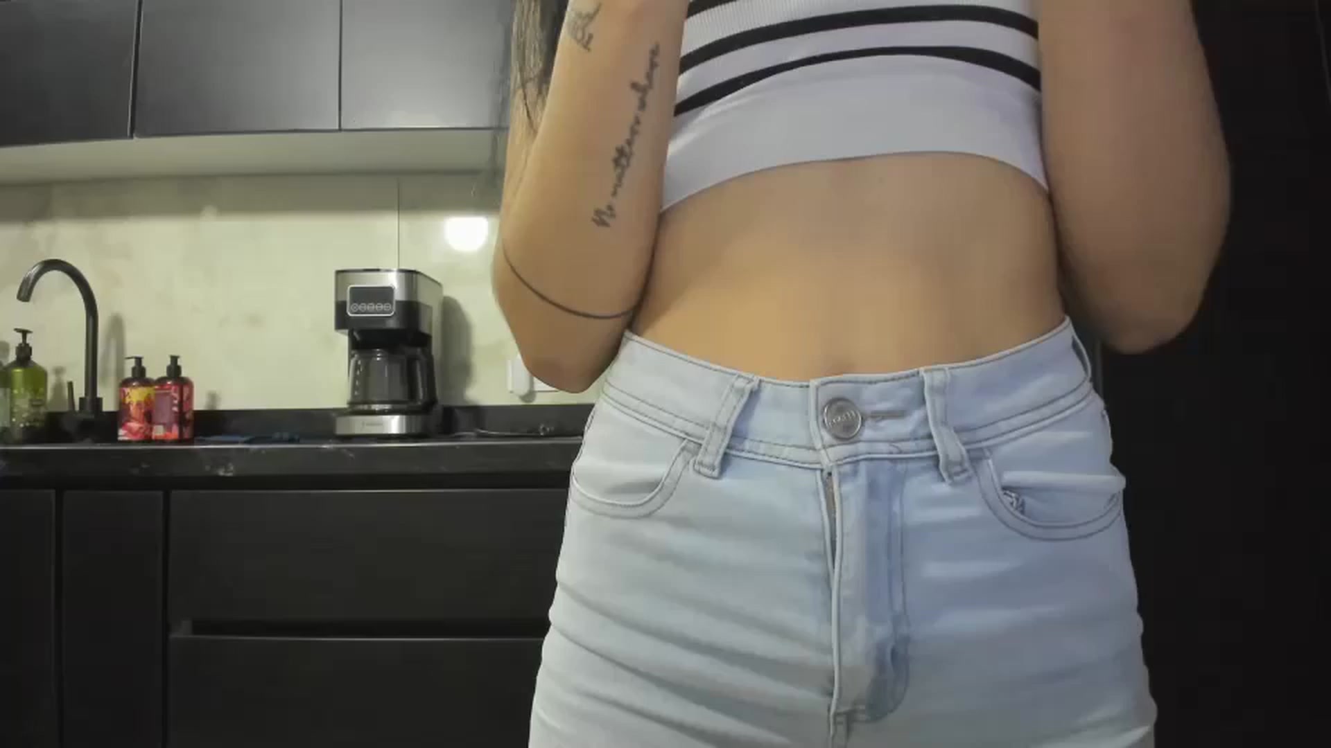 Gallery image thumbnail from Kattgalle's myfreecams stream on, 12/04/2025, 24:33 image 16 of 20