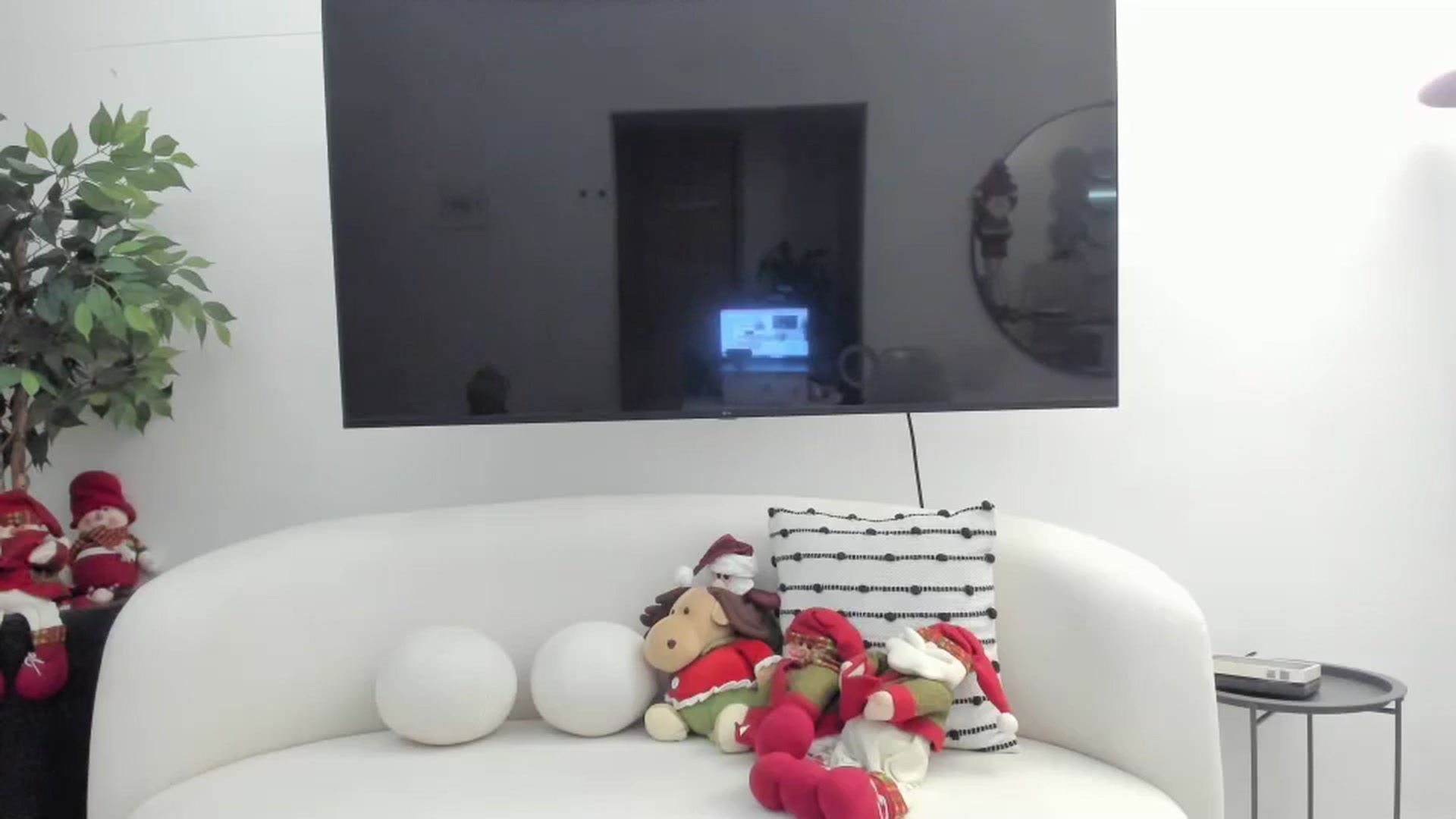 Gallery image thumbnail from Kattgalle's myfreecams stream on, 12/06/2025, 22:16 image 6 of 20