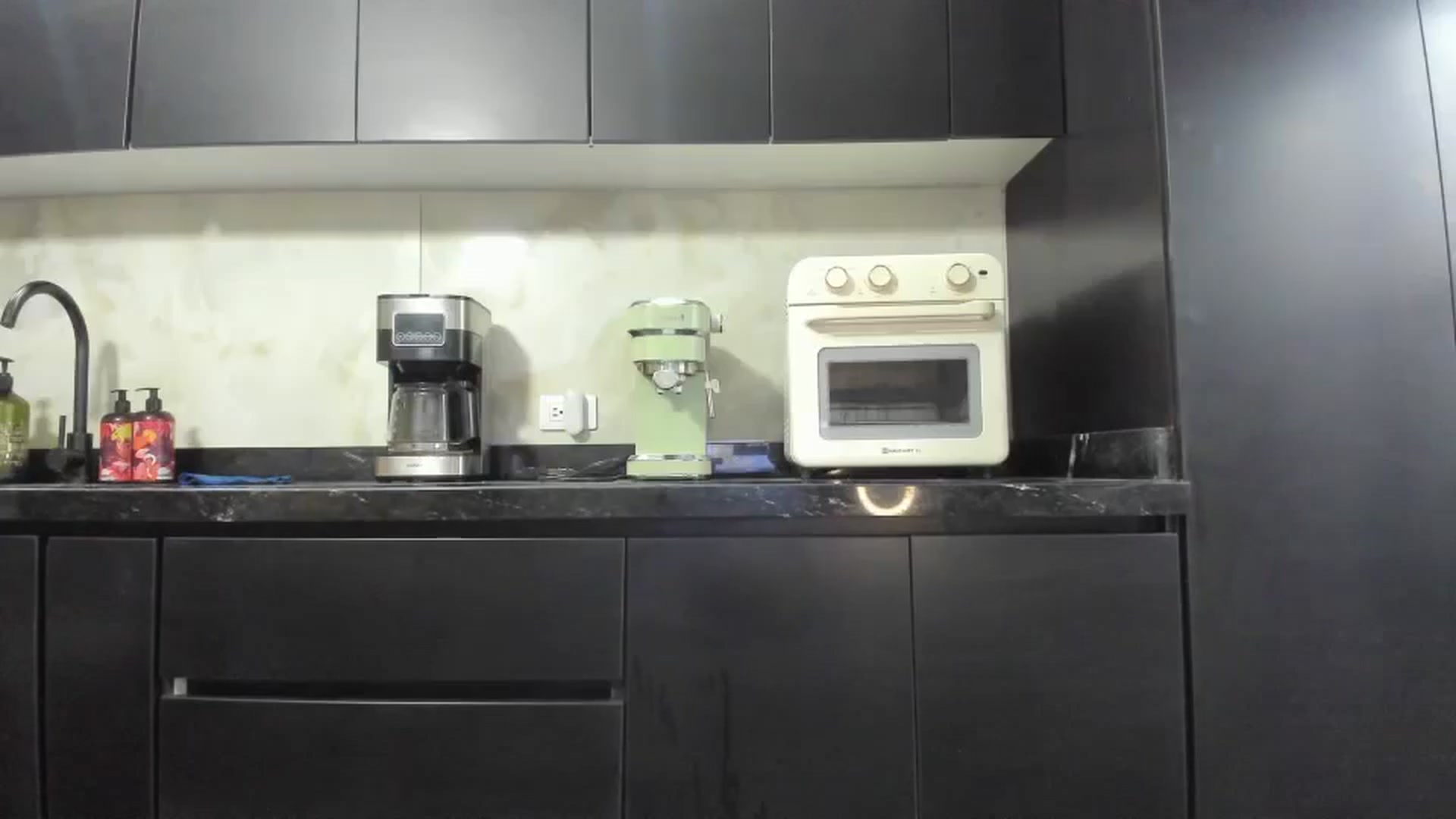 Gallery image thumbnail from Kattgalle's myfreecams stream on, 12/13/2025, 20:24 image 2 of 20