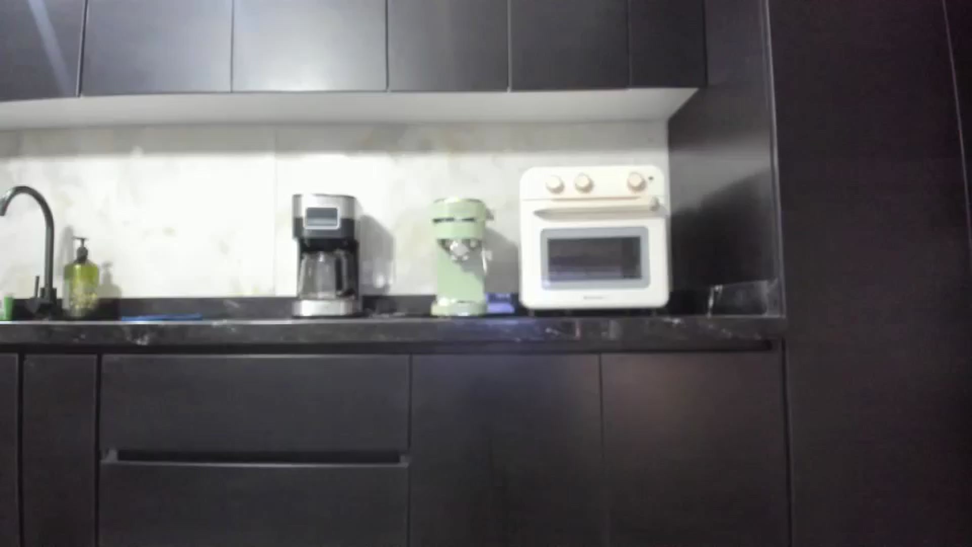Gallery image thumbnail from Kattgalle's myfreecams stream on, 12/18/2025, 08:08 image 17 of 20