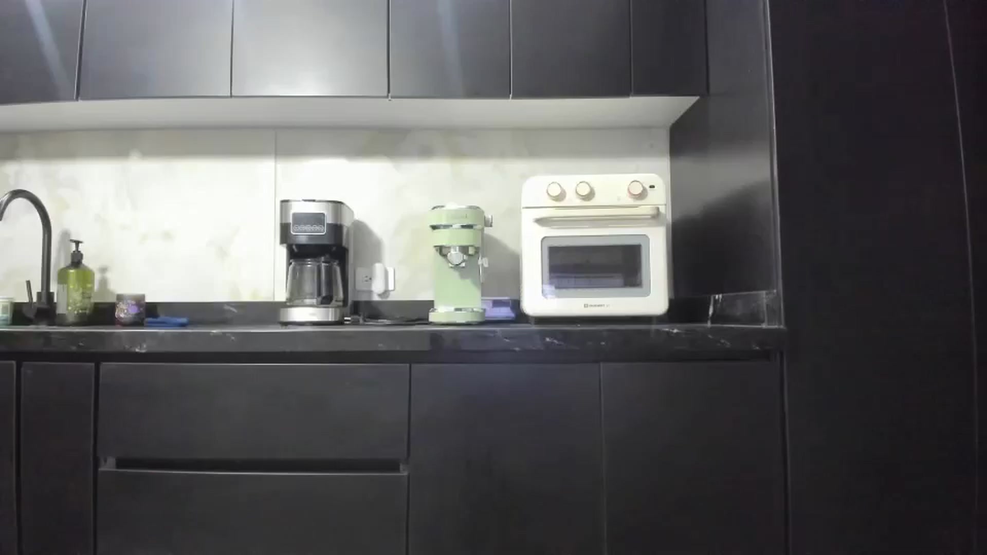 Gallery image thumbnail from Kattgalle's myfreecams stream on, 12/21/2025, 09:42 image 8 of 20