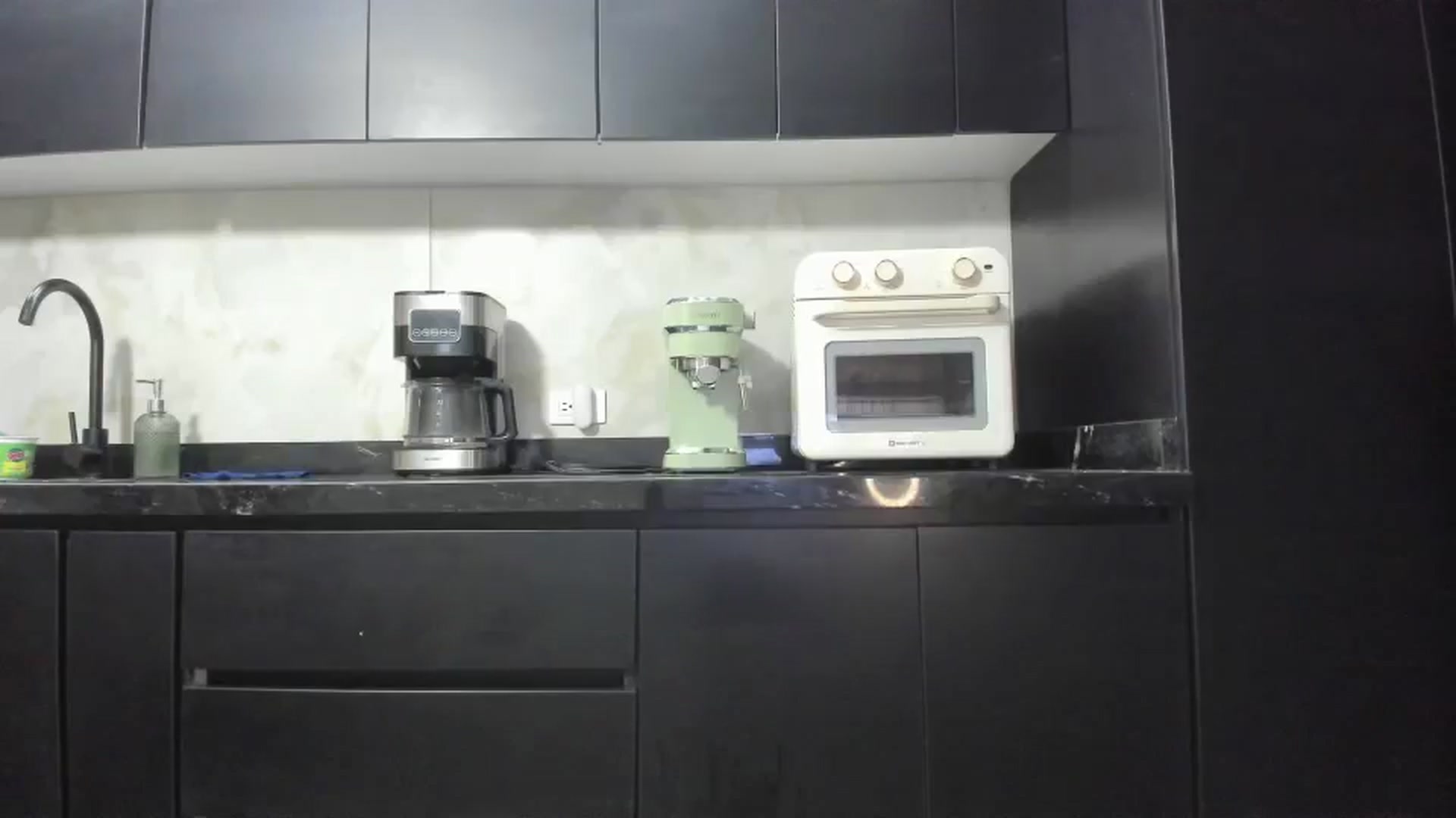 Gallery image thumbnail from Kattgalle's myfreecams stream on, 01/10/2026, 05:00 image 15 of 20