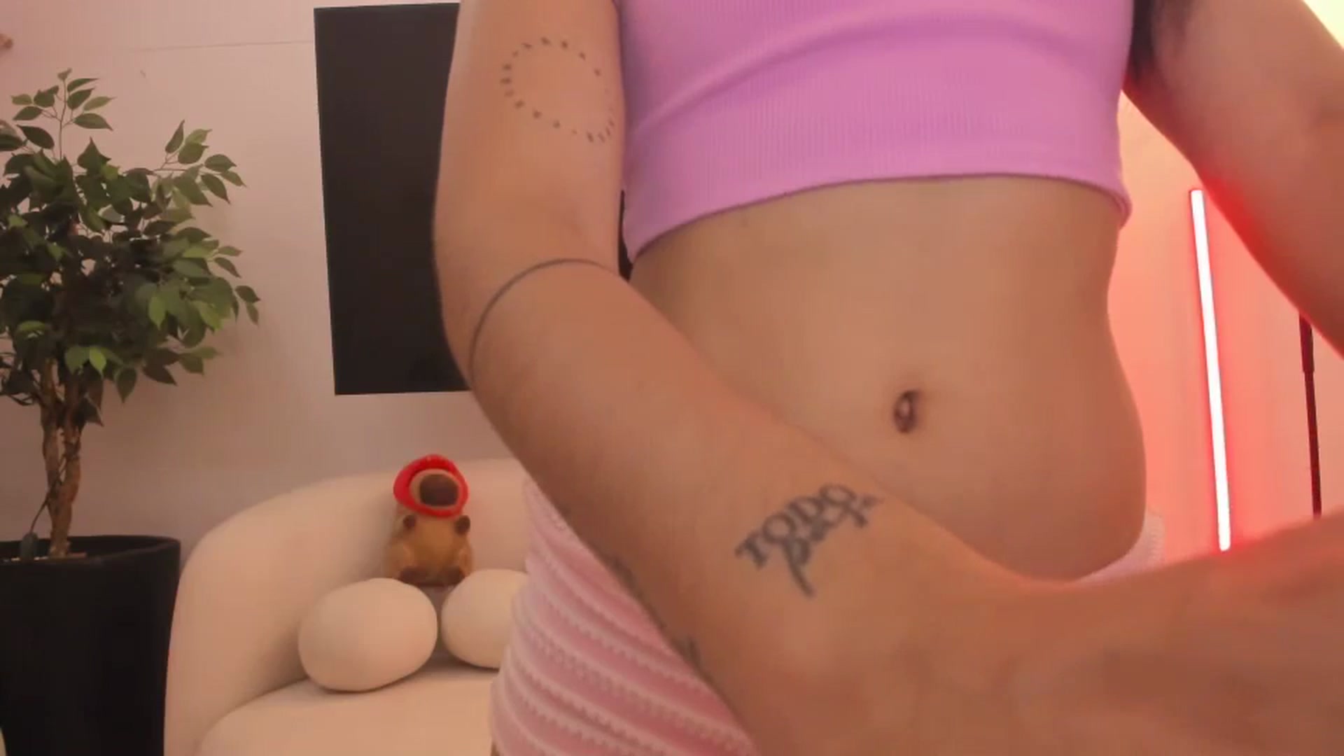 Gallery image thumbnail from Kattgalle's myfreecams stream on, 02/16/2026, 06:20 image 14 of 20