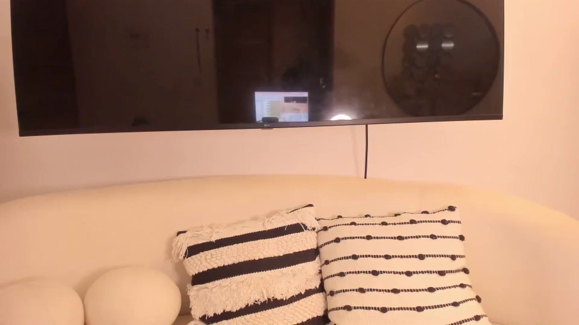 Gallery image thumbnail from Kattgalle's myfreecams stream on, 02/23/2026, 22:22 image 10 of 20