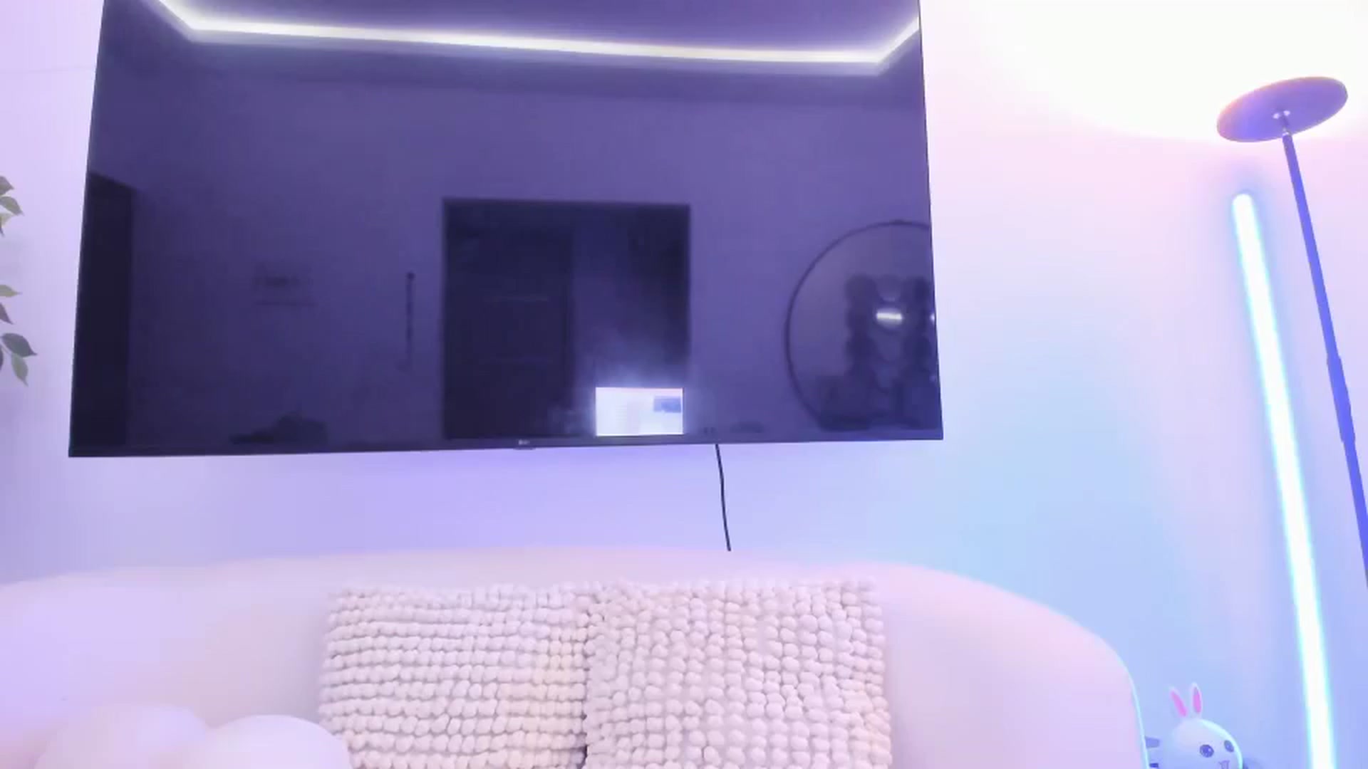 Gallery image thumbnail from Kattgalle's myfreecams stream on, 04/02/2026, 01:17 image 16 of 20