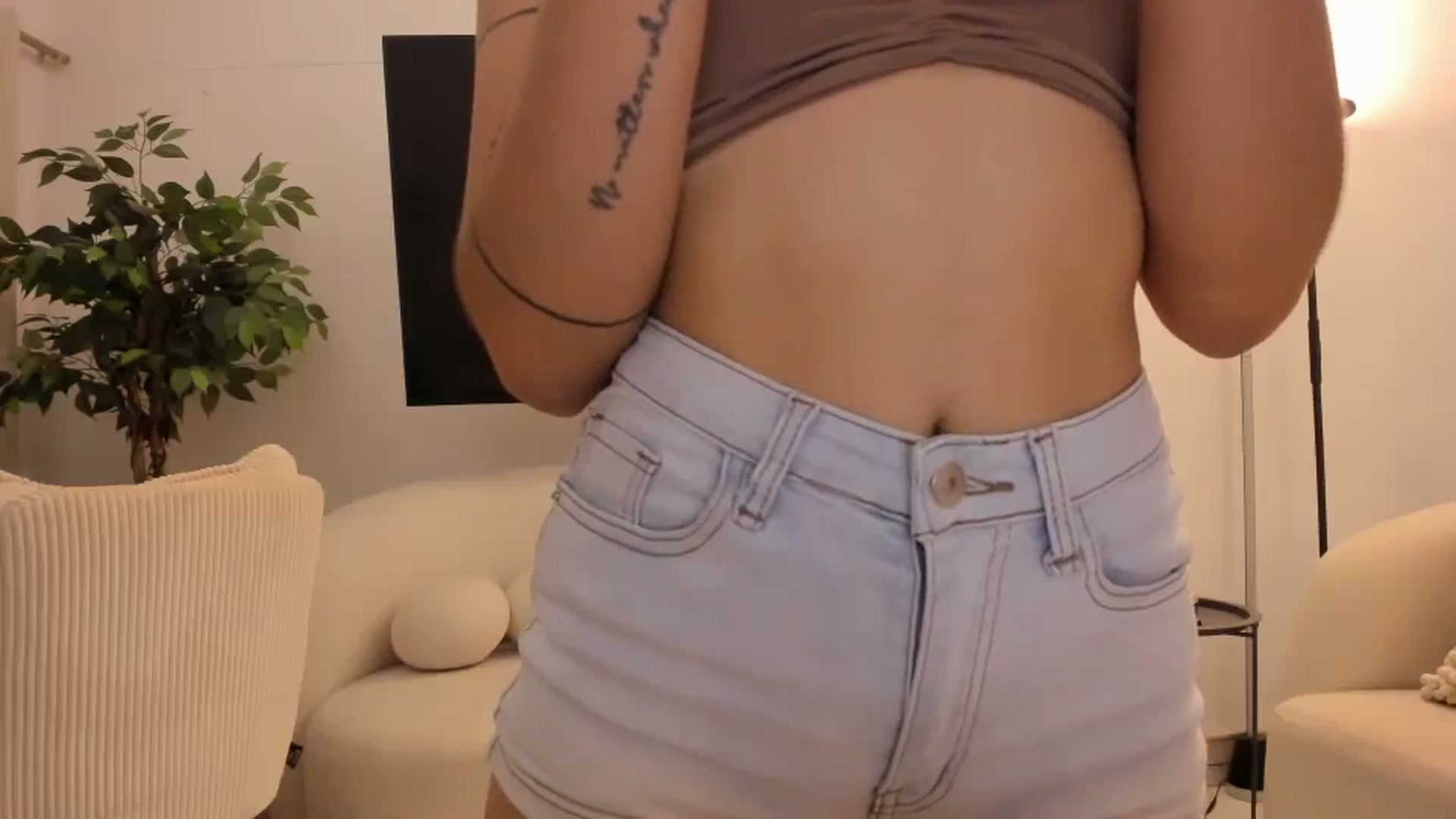 Gallery image thumbnail from Kattgalle's myfreecams stream on, 04/14/2026, 01:43 image 2 of 20