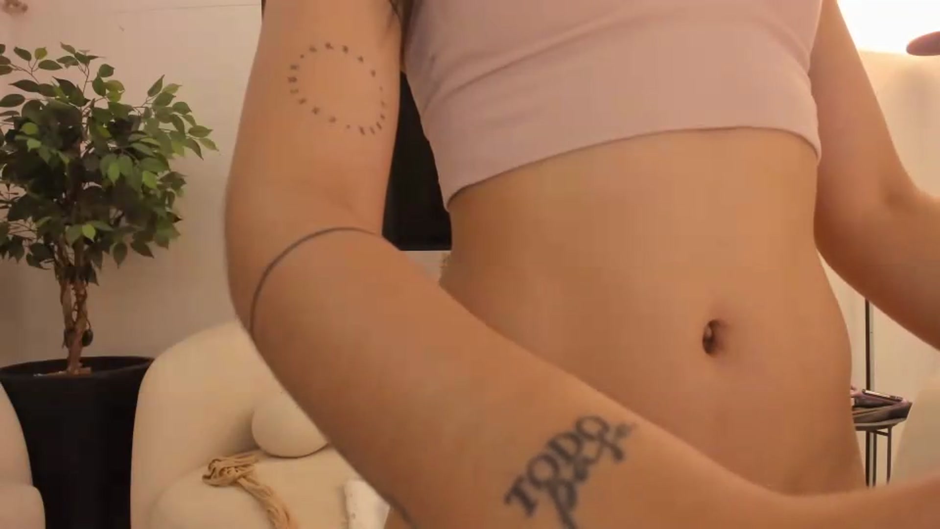 Gallery image thumbnail from Kattgalle's myfreecams stream on, 05/15/2026, 03:04 image 14 of 20