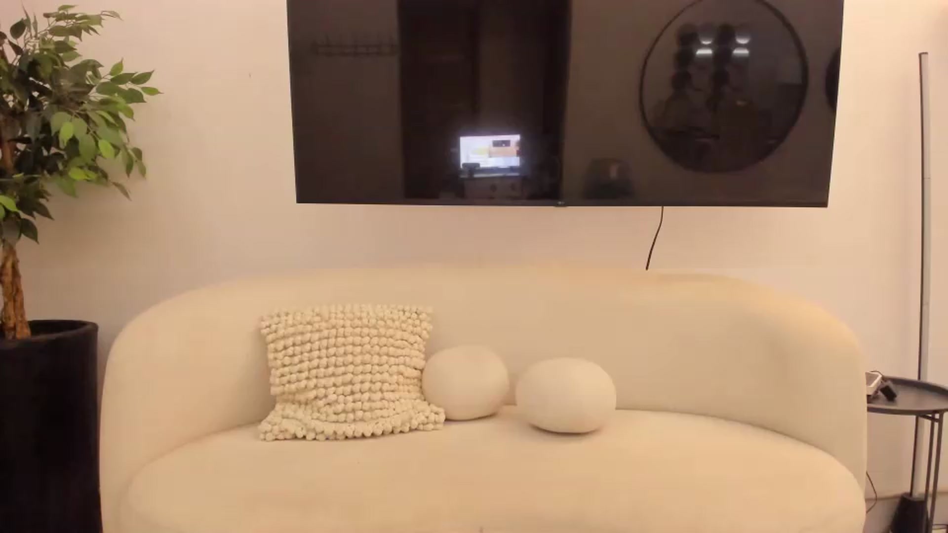 Gallery image thumbnail from Kattgalle's myfreecams stream on, 07/07/2026, 02:41 image 17 of 20