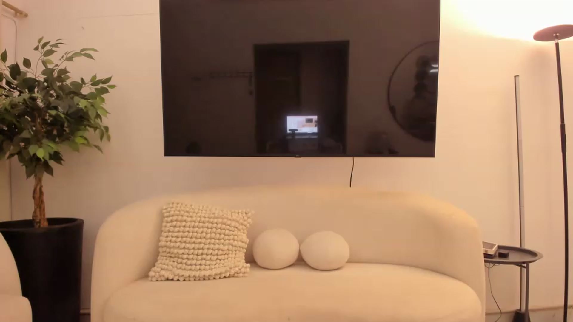 Gallery image thumbnail from Kattgalle's myfreecams stream on, 07/11/2026, 02:26 image 12 of 20