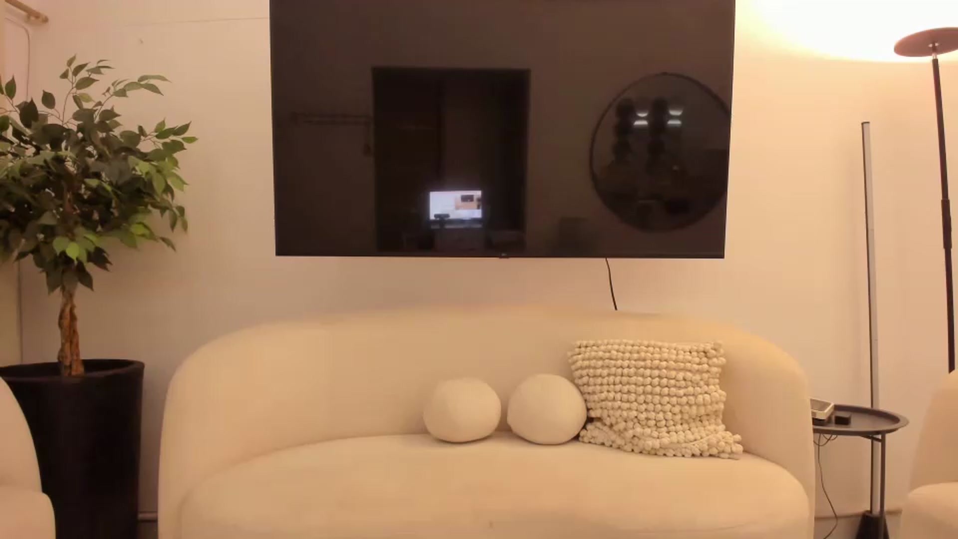 Gallery image thumbnail from Kattgalle's myfreecams stream on, 07/14/2026, 05:16 image 13 of 20