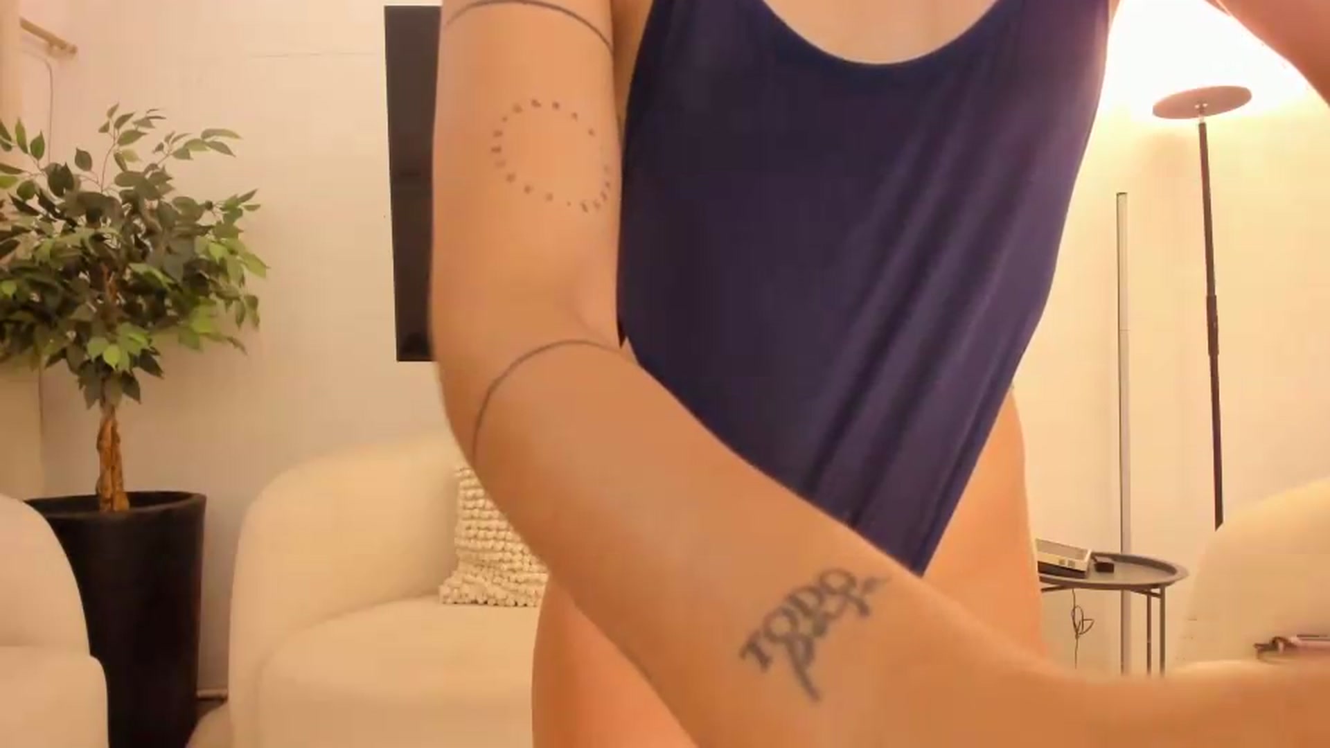 Gallery image thumbnail from Kattgalle's myfreecams stream on, 07/31/2026, 01:03 image 18 of 20