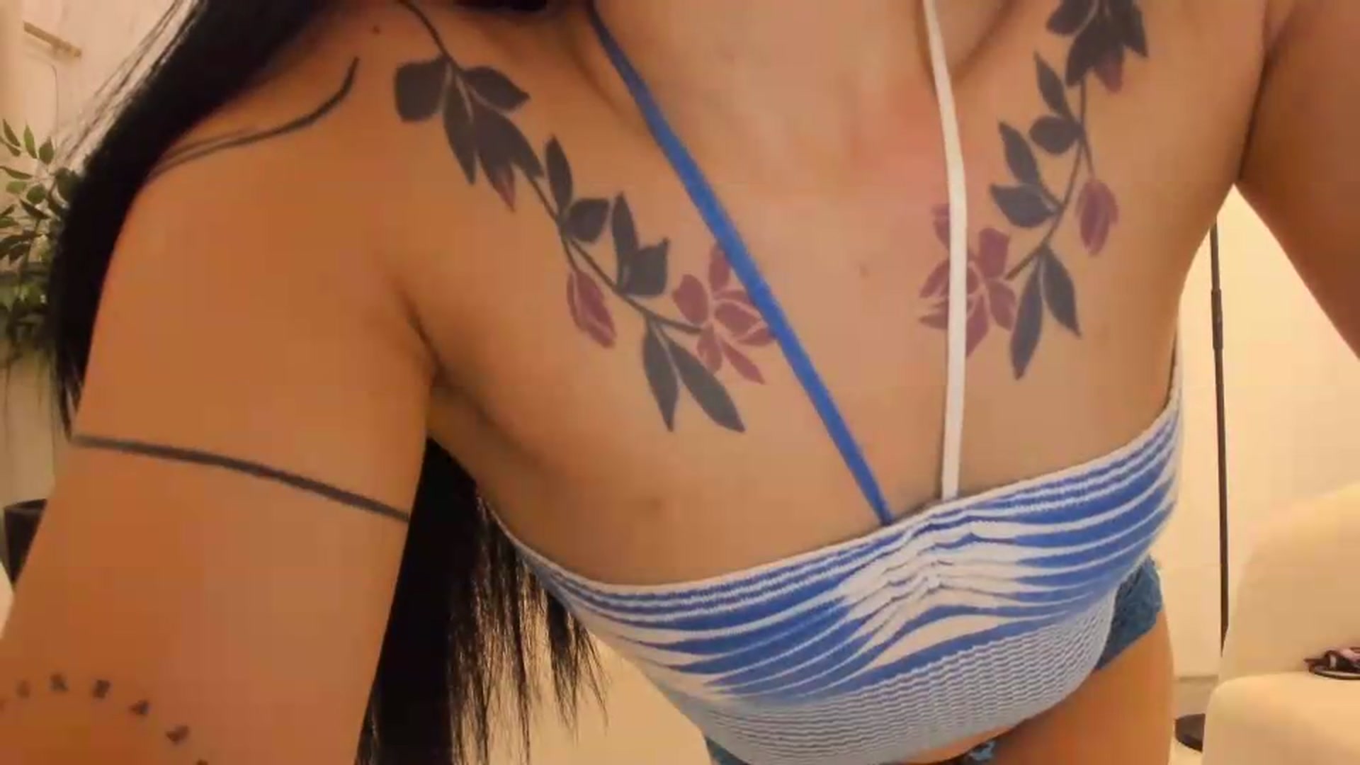 Gallery image thumbnail from Kattgalle's myfreecams stream on, 08/05/2026, 06:19 image 17 of 20